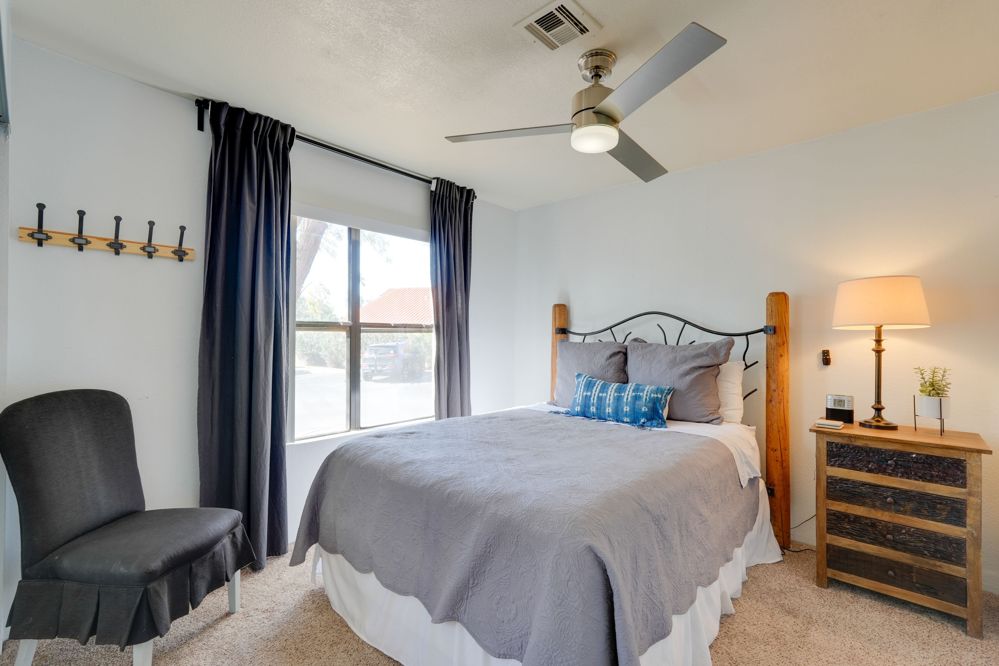 Bedroom 2 | Queen Bed