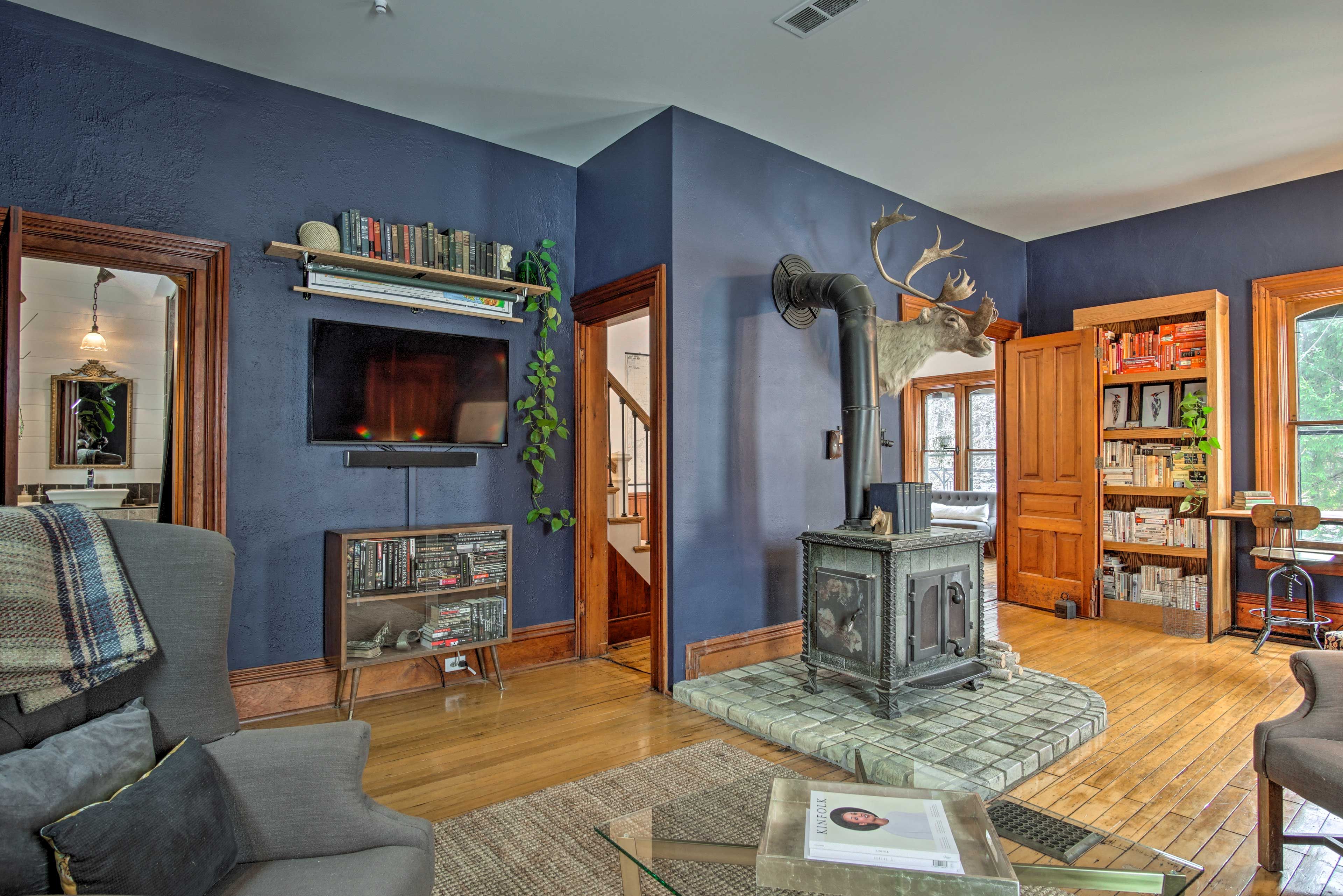 Living Room | Central A/C & Heating
