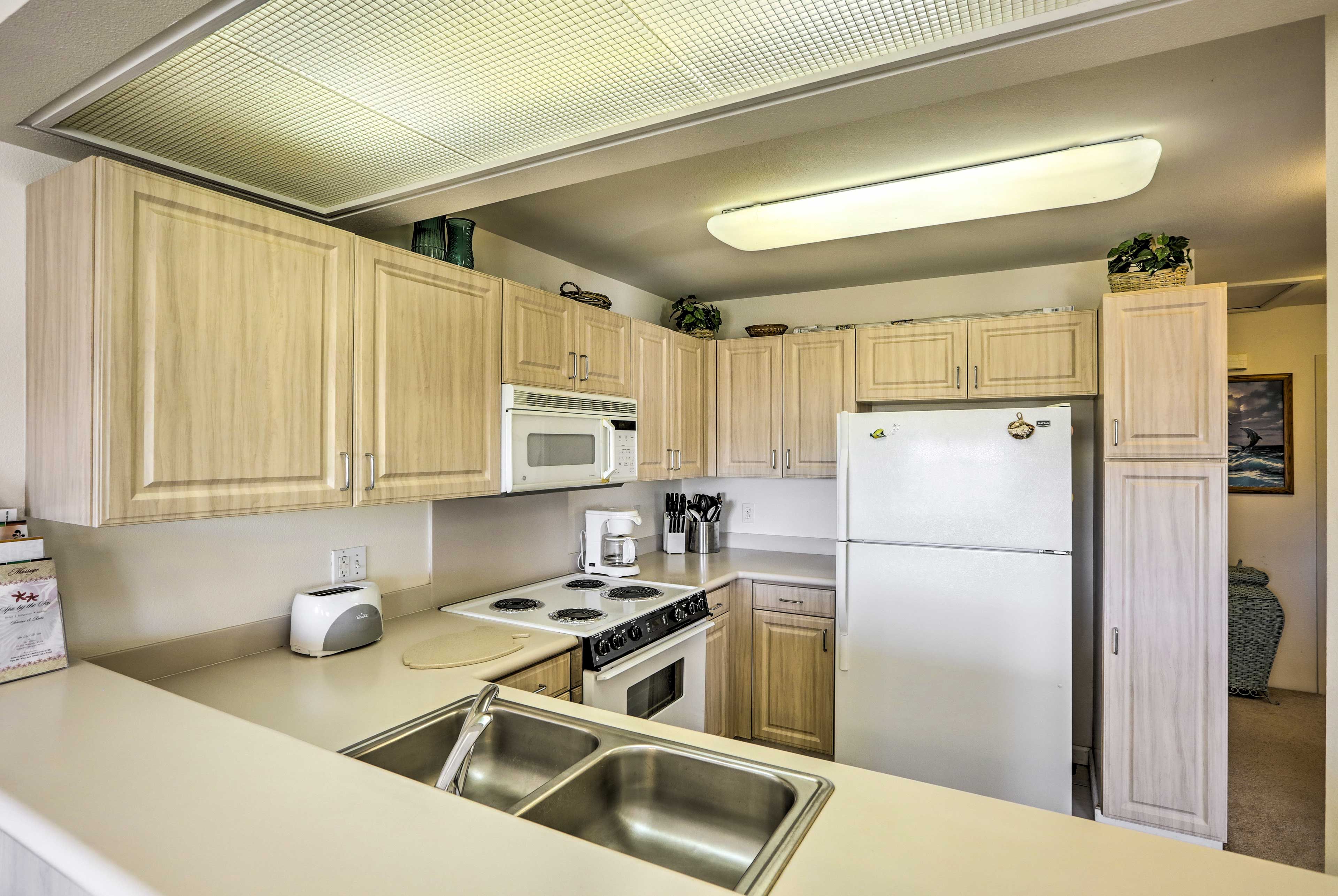 Kitchen | Trash Bags & Paper Towels | Toaster