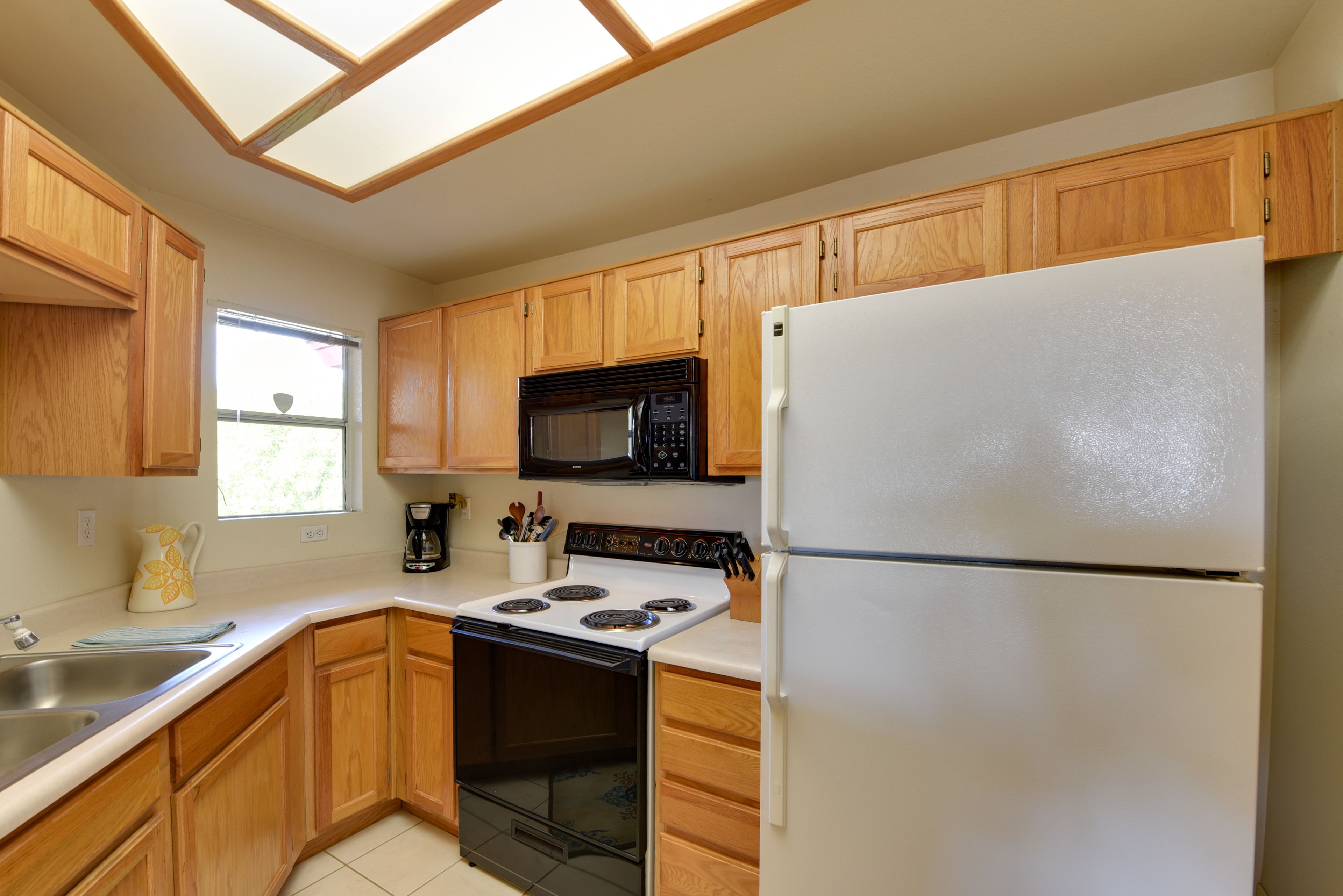 Kitchen | Coffee Maker & Grinder | High Chair