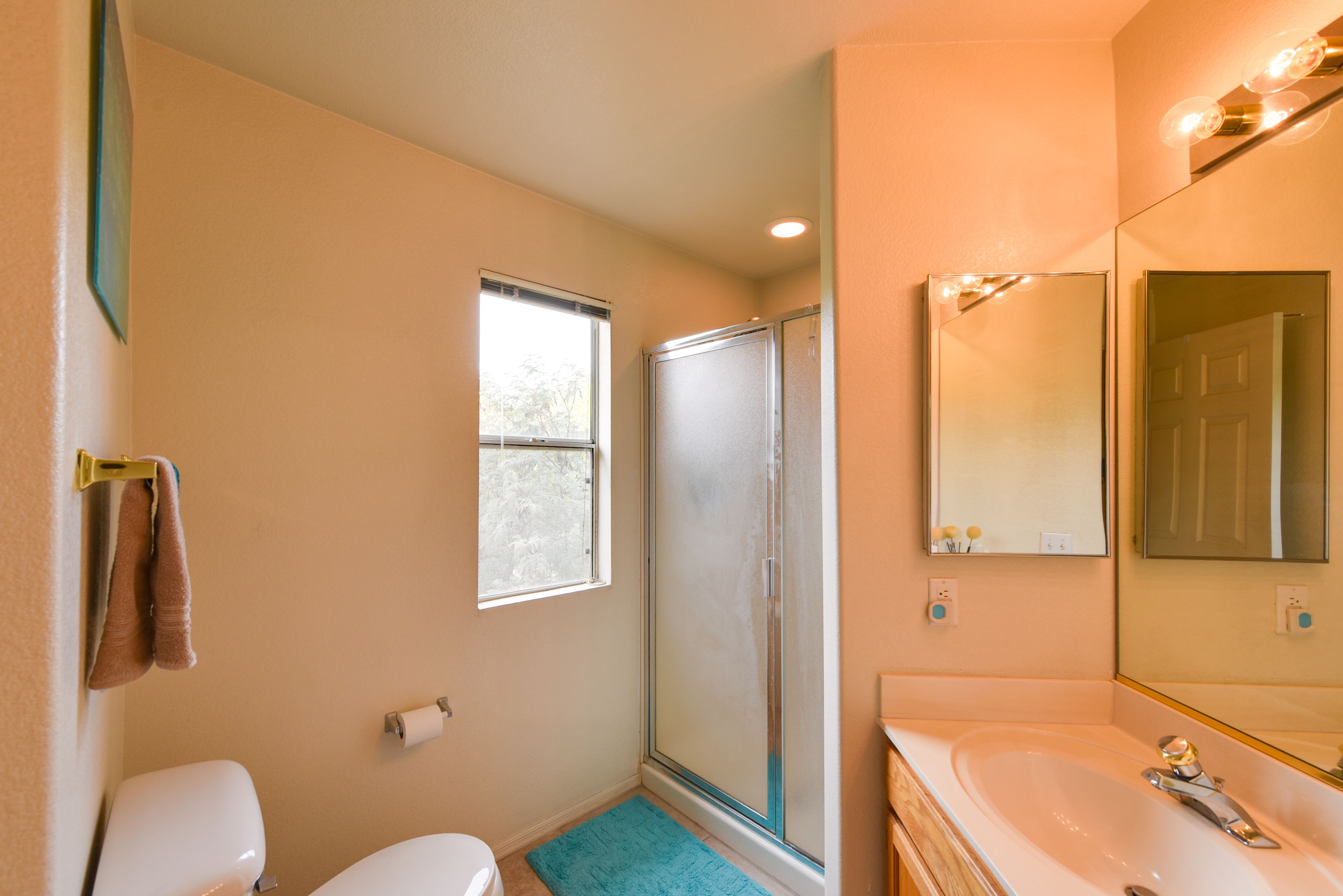 En-Suite Bathroom | Linens & Towels