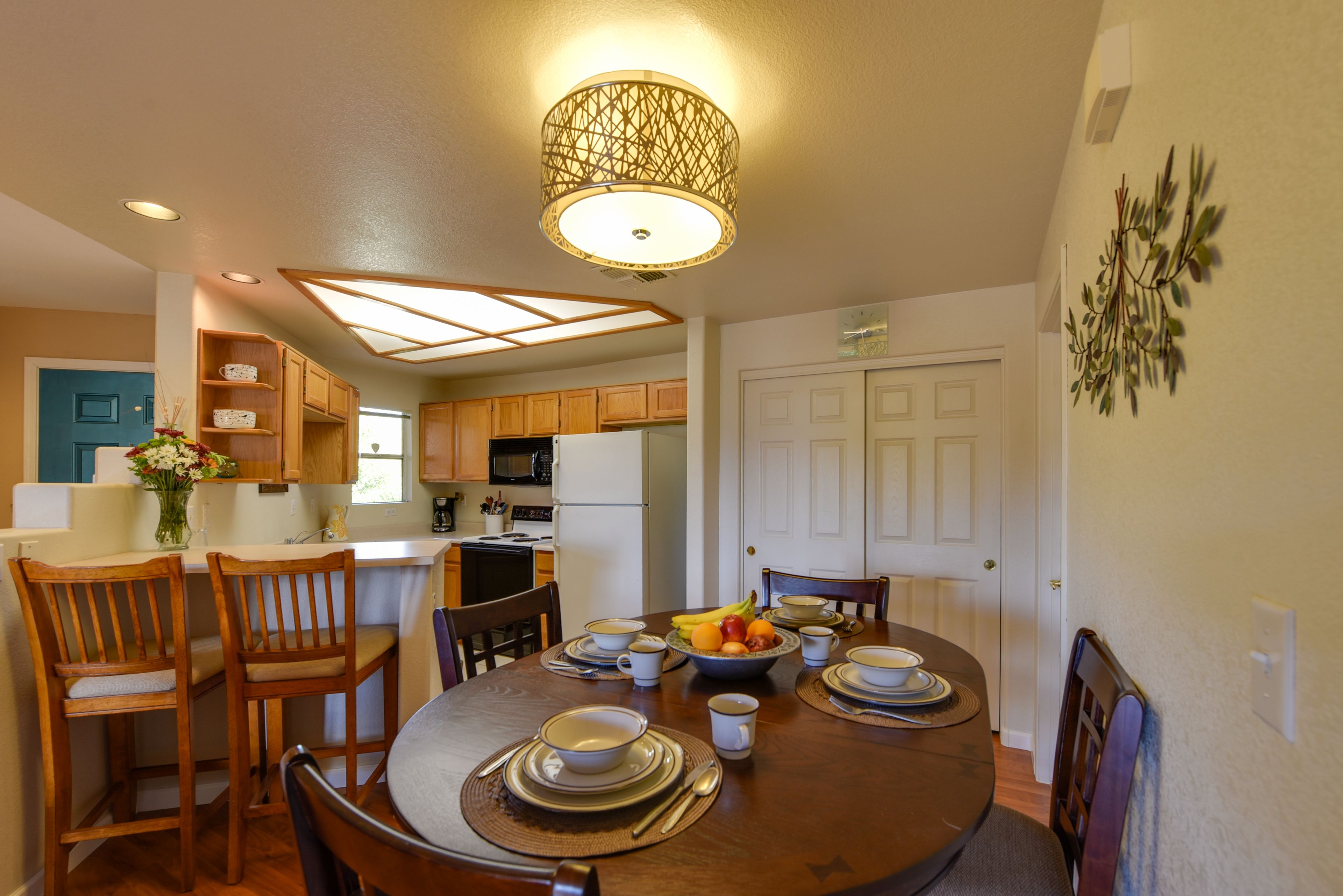 Dining Area | Dishware & Flatware