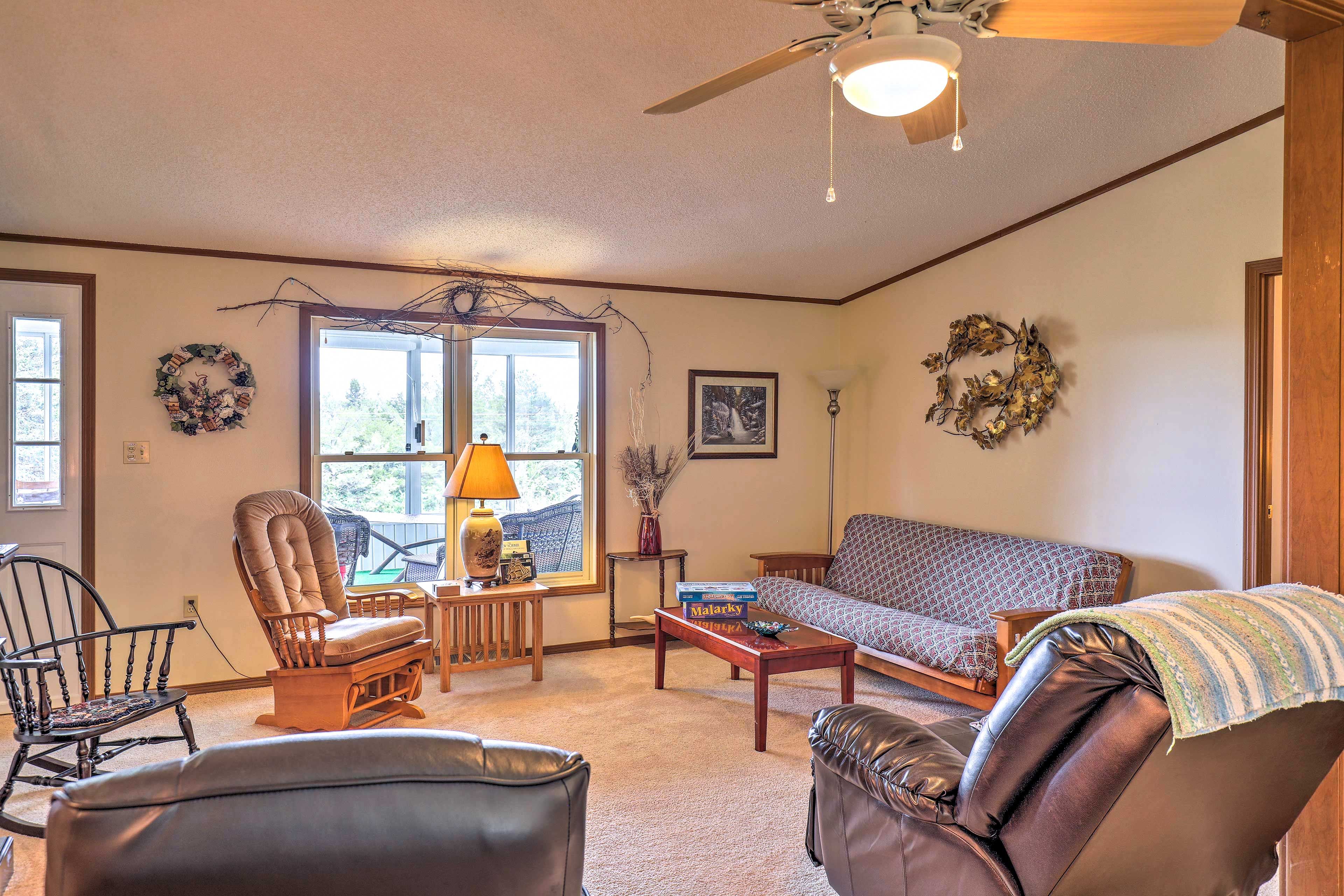 Living Room | Free WiFi | Air Conditioning | Central Heating