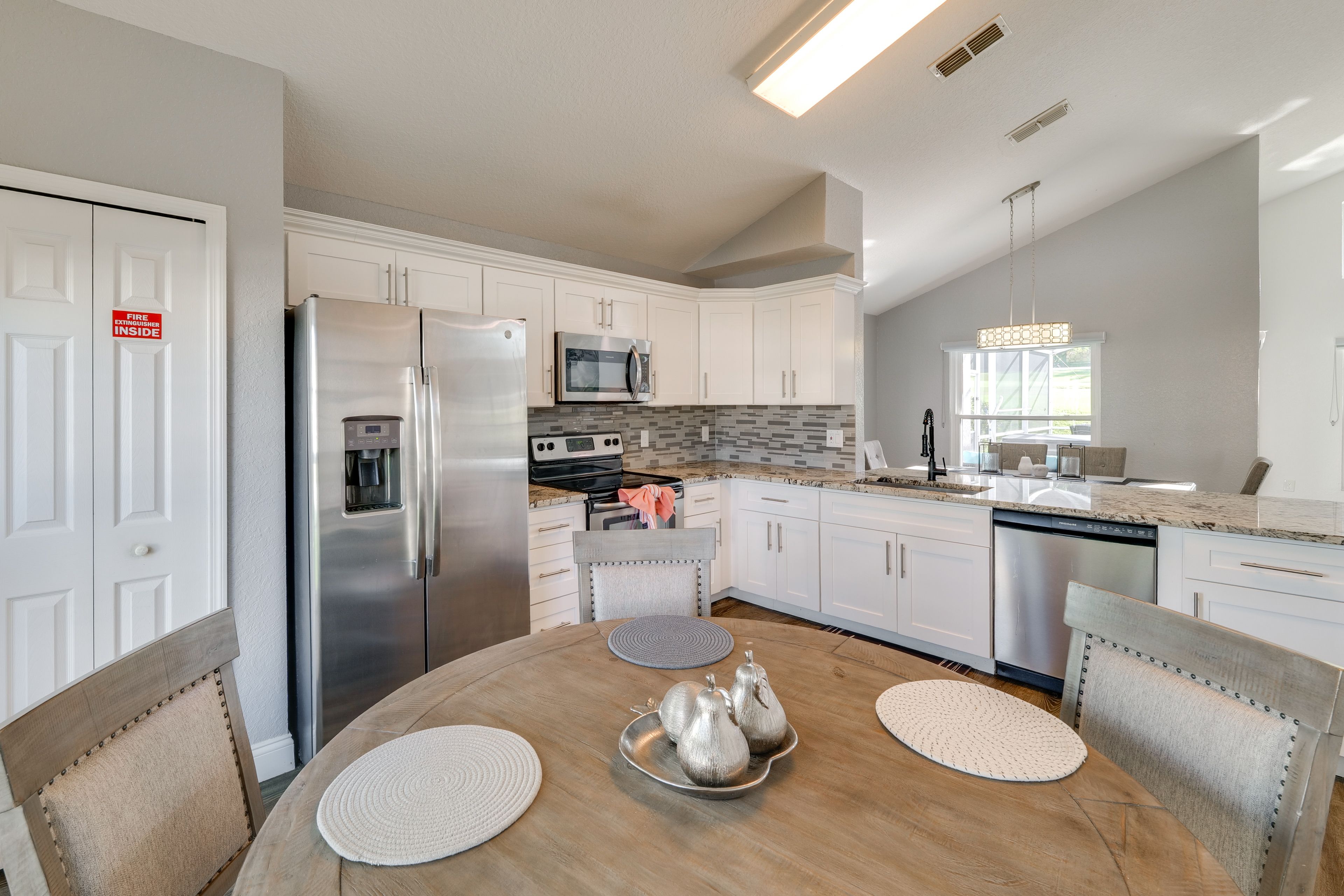 Kitchen | Cooking Basics | Coffee Maker | Paper Towels/Trash Bags Provided