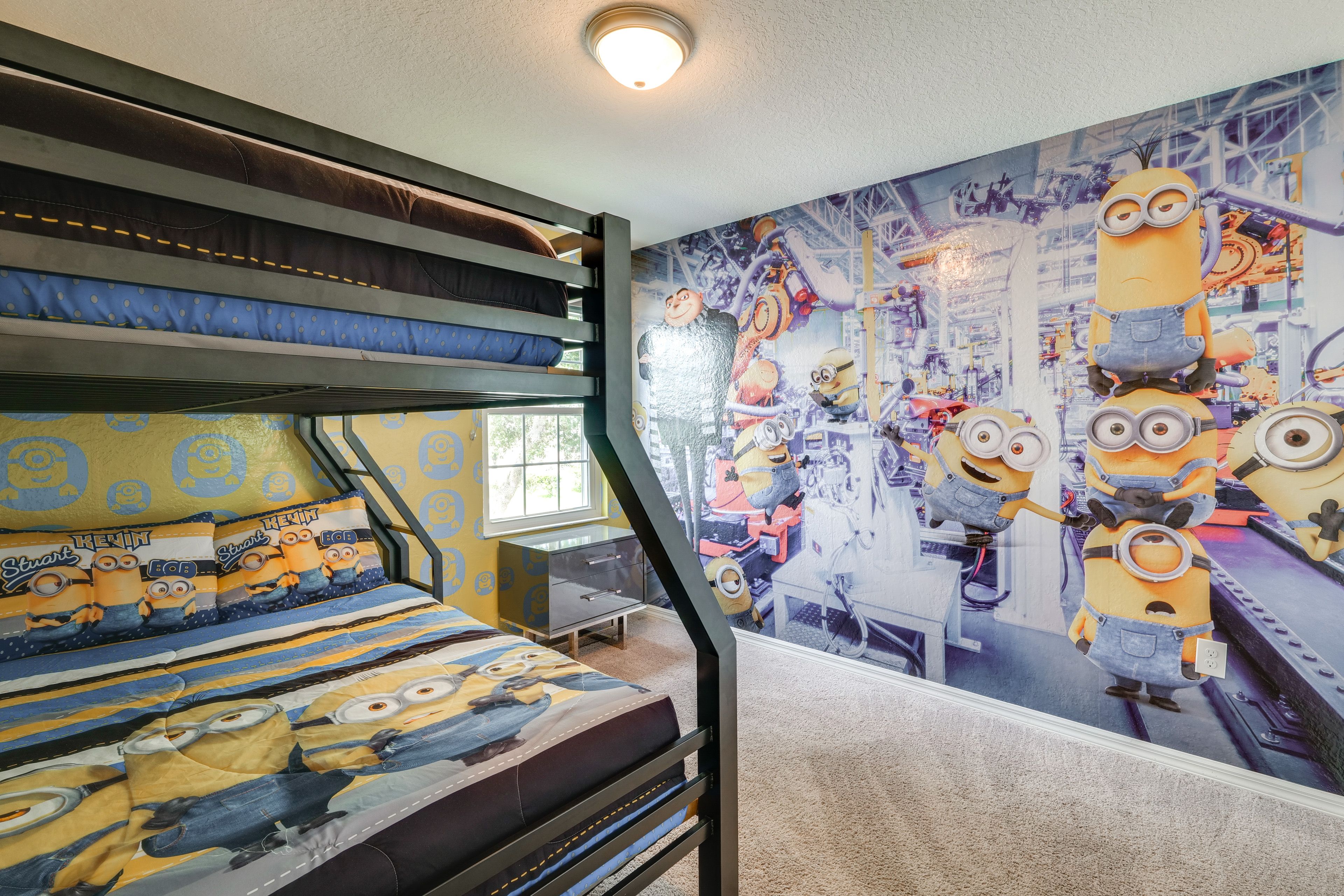 Bedroom 4 | Twin/Full Bunk Bed