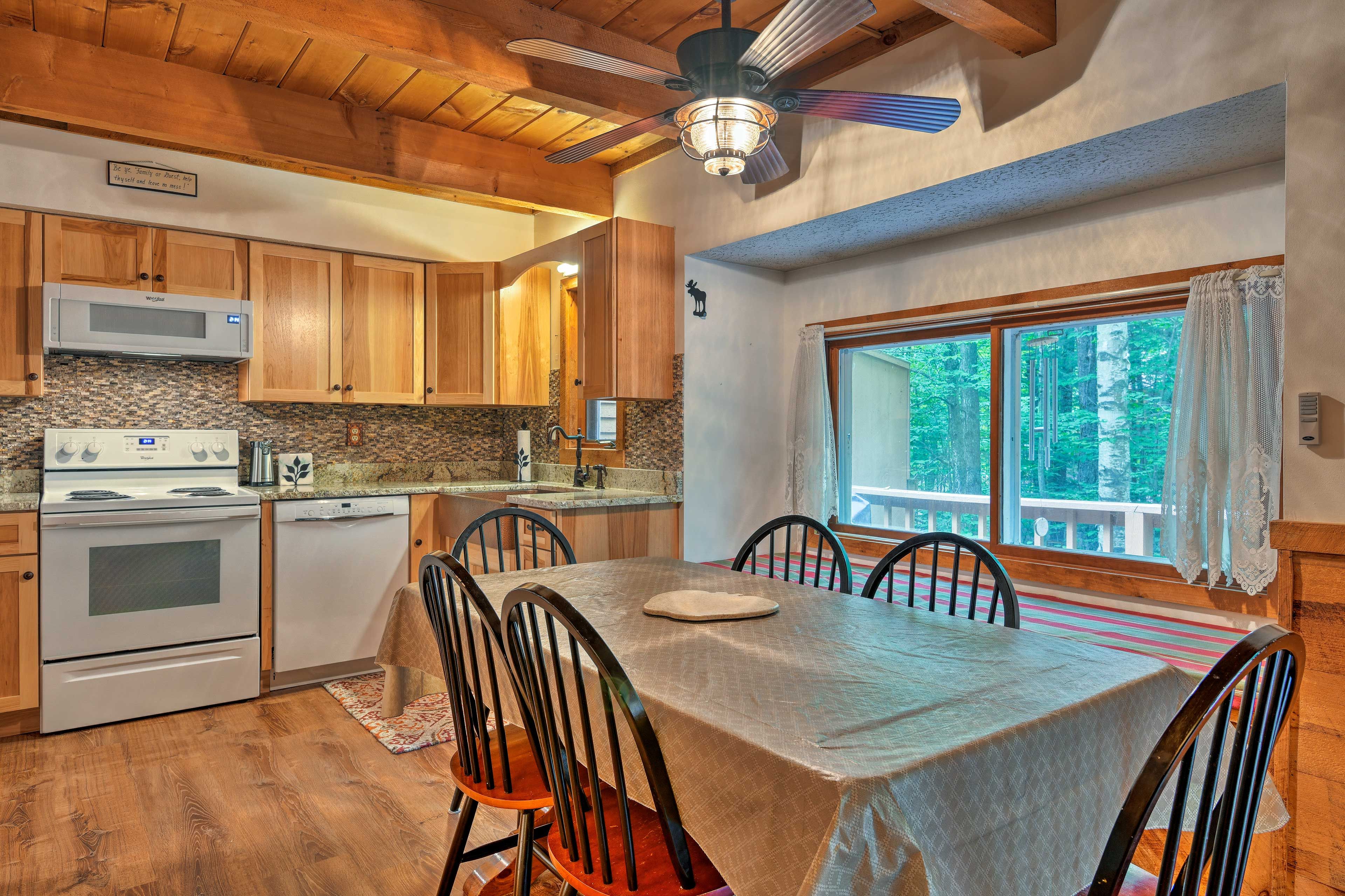 Dining Table | Dishware & Flatware Provided