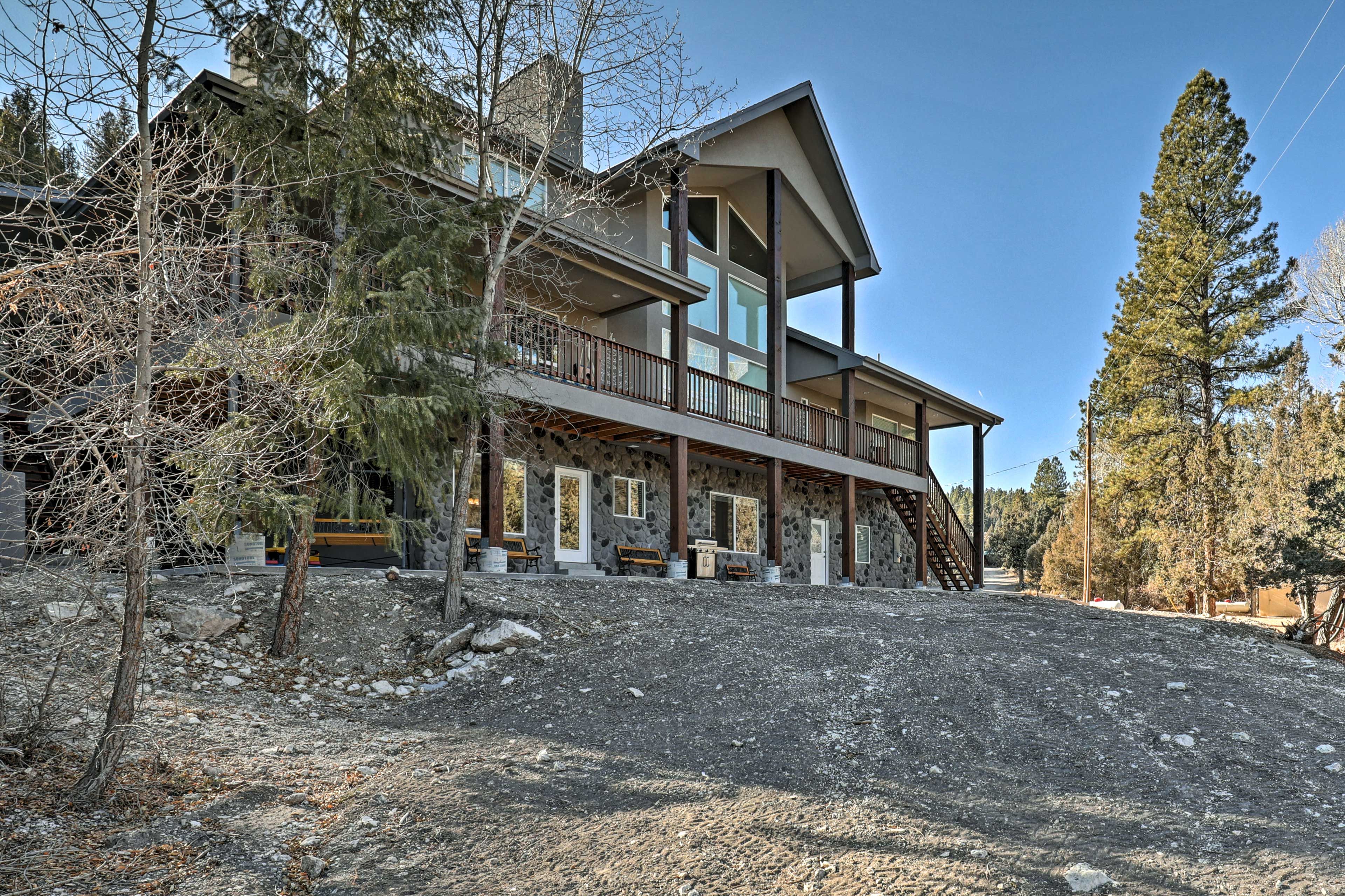 Hatch Vacation Rental | 3BR | 1BA | 900 Sq Ft | Step-Free Access