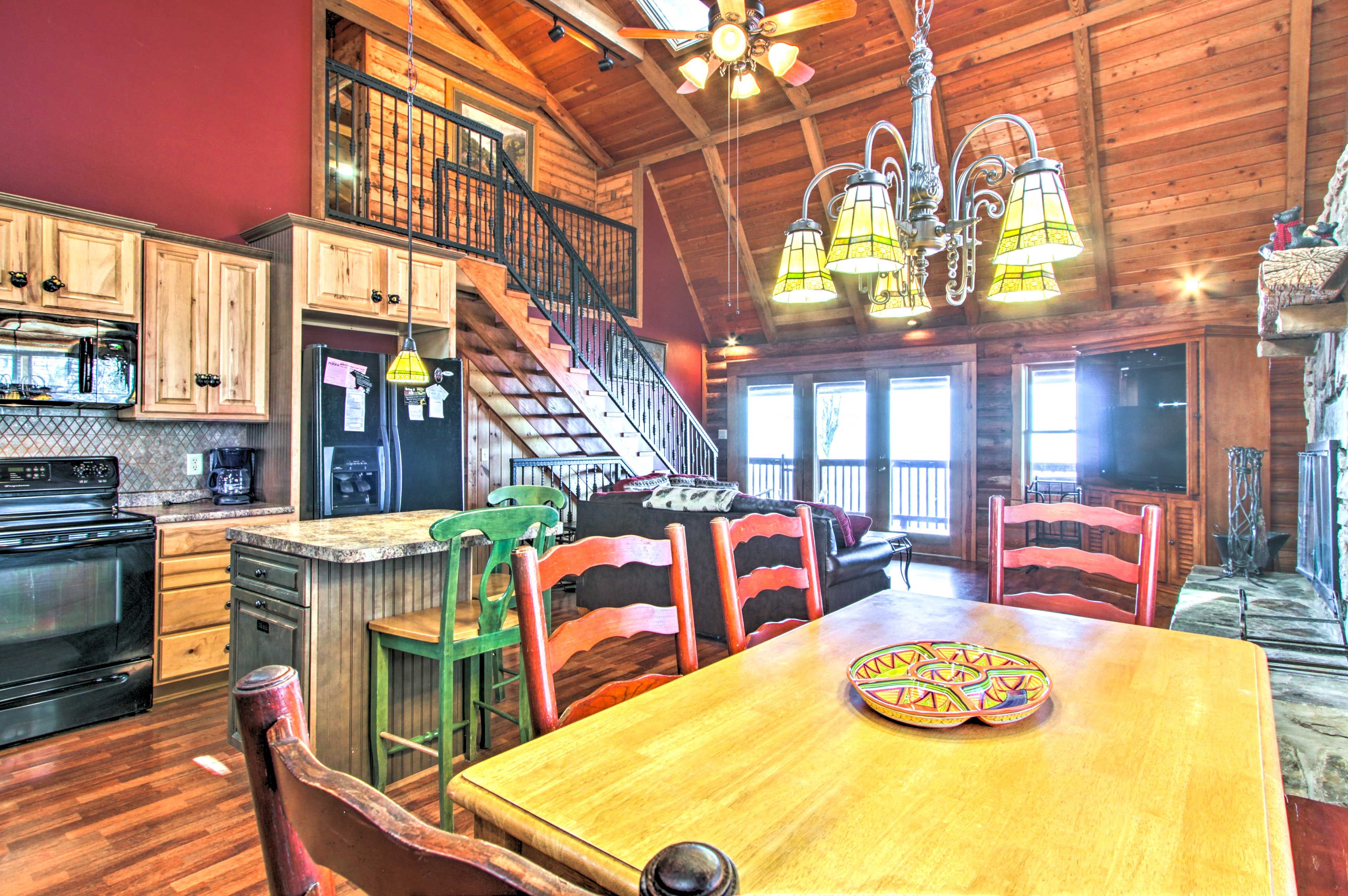Dining Table | Dishware Provided