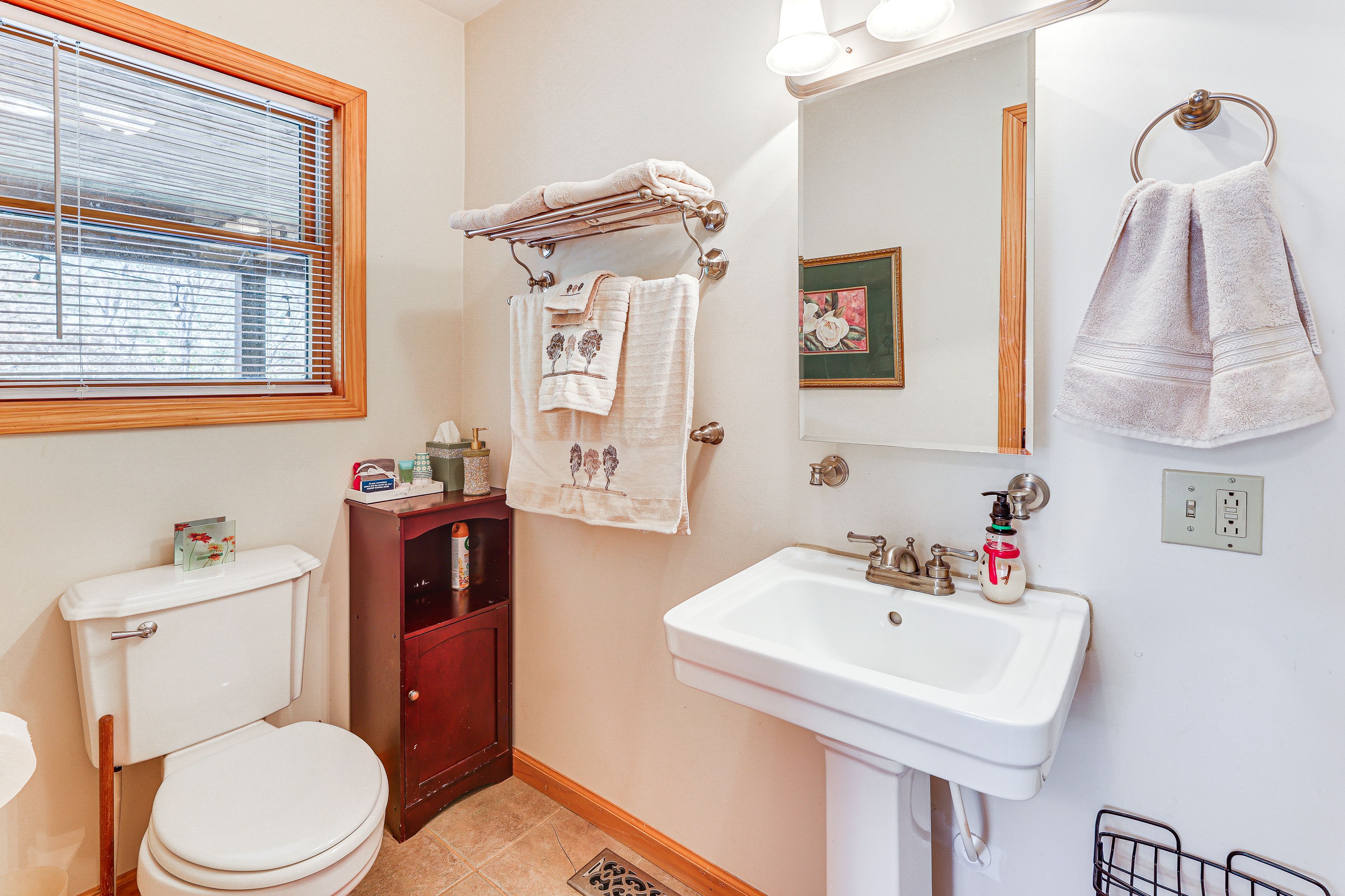 Full Bathroom | 1st Floor