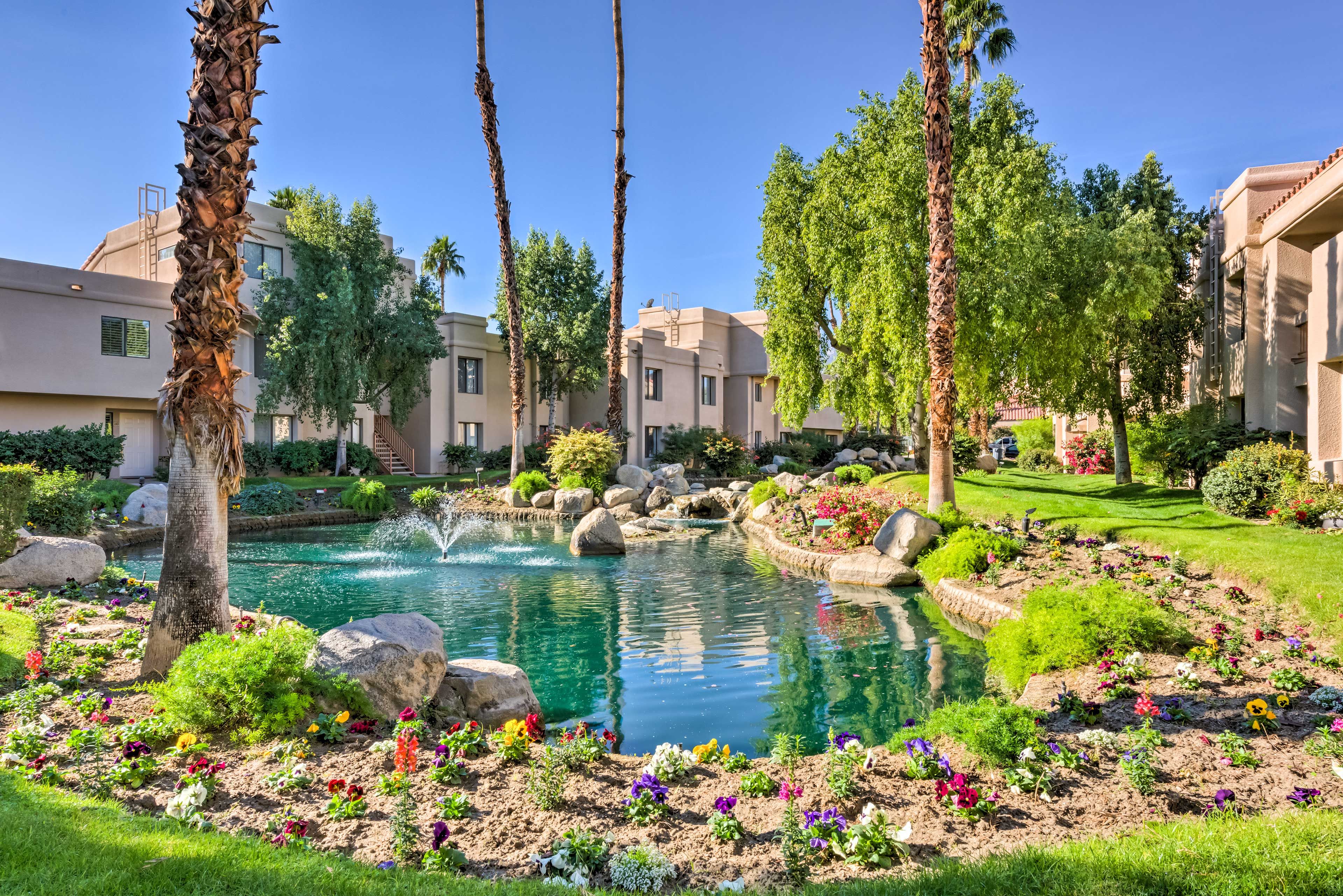 Community Amenities | 5 Pools | Hot Tub | Tennis Courts | Fitness Center