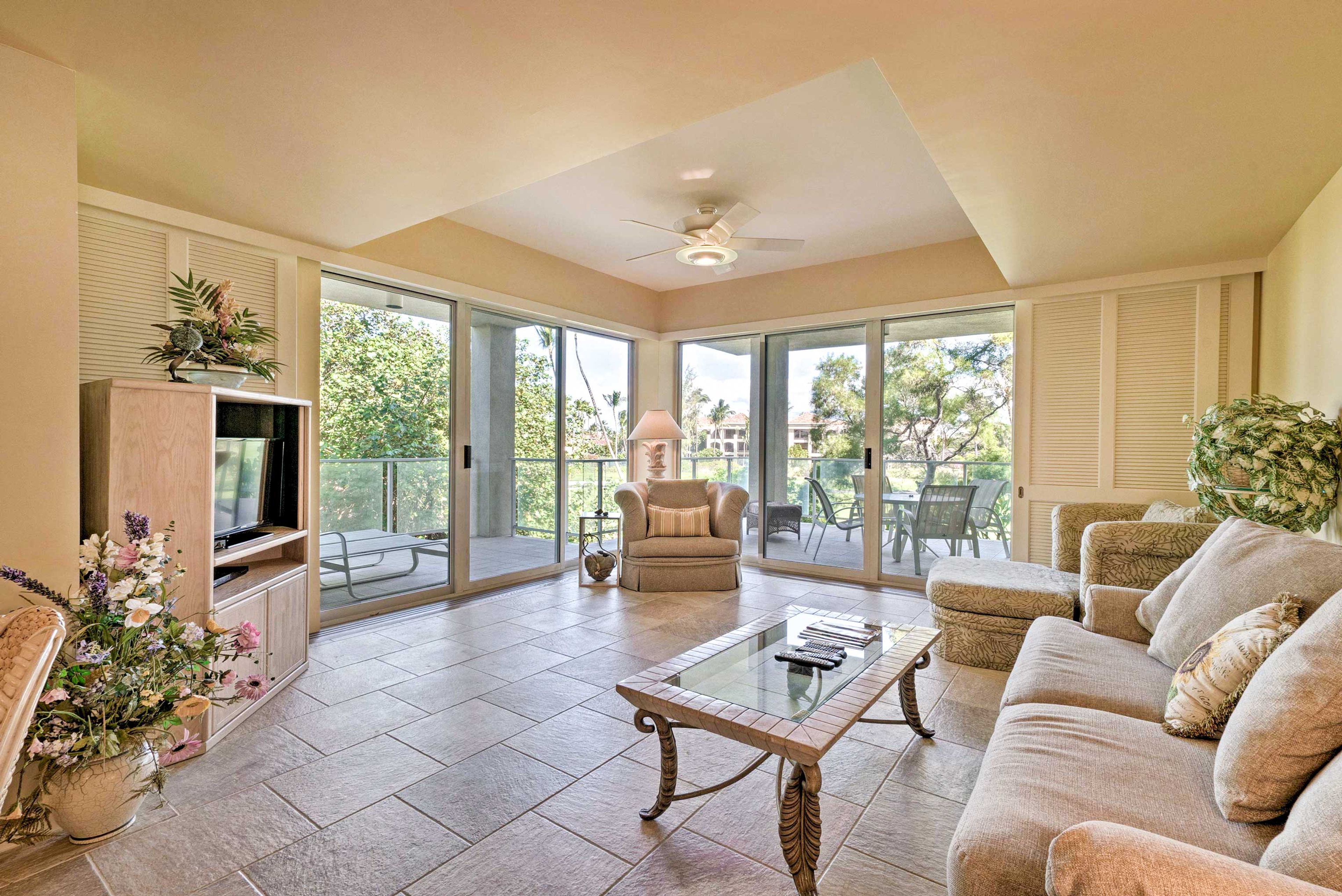 Living Room | Free WiFi