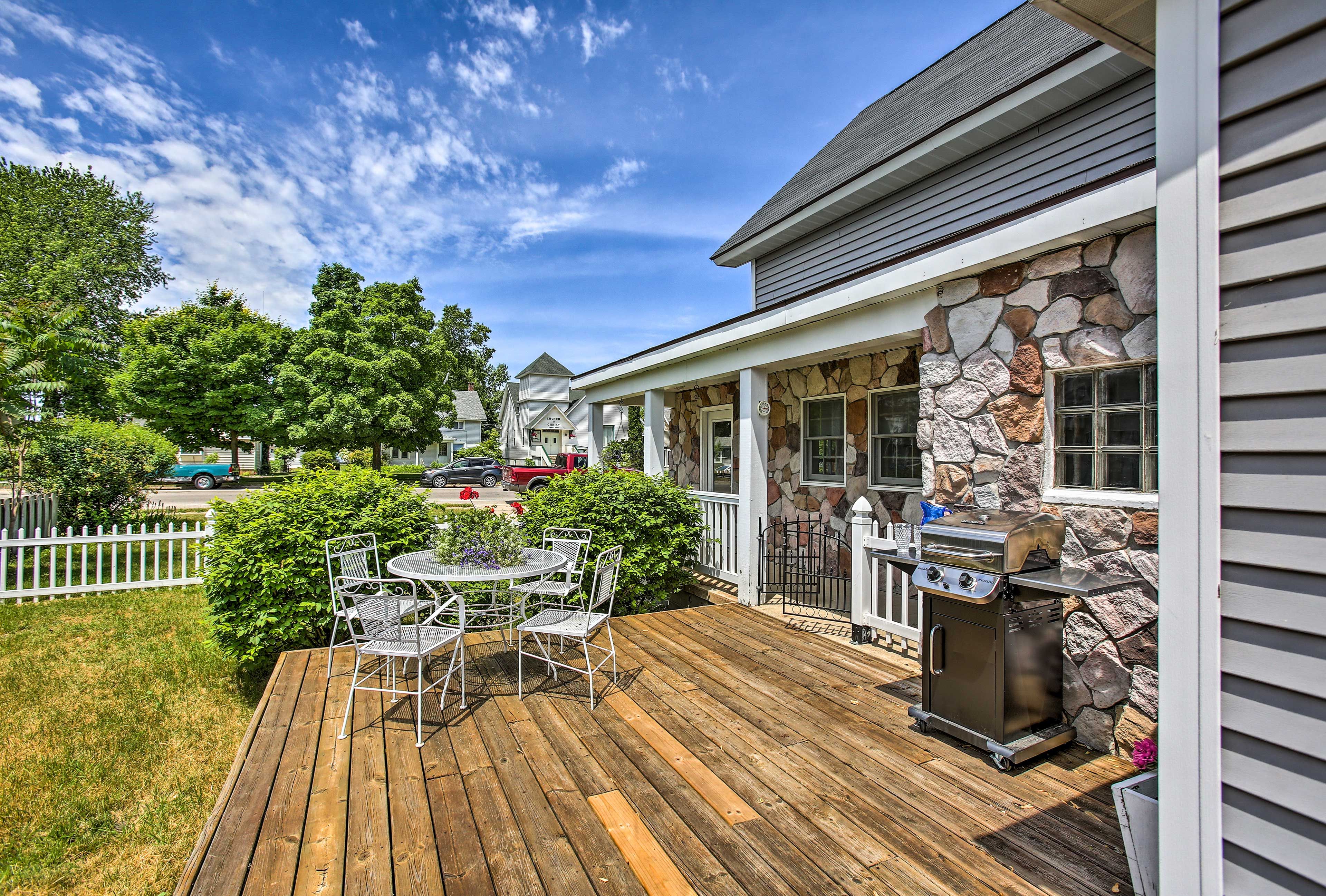 Outdoor Space | Private Patio | Dining Area | Gas Grill