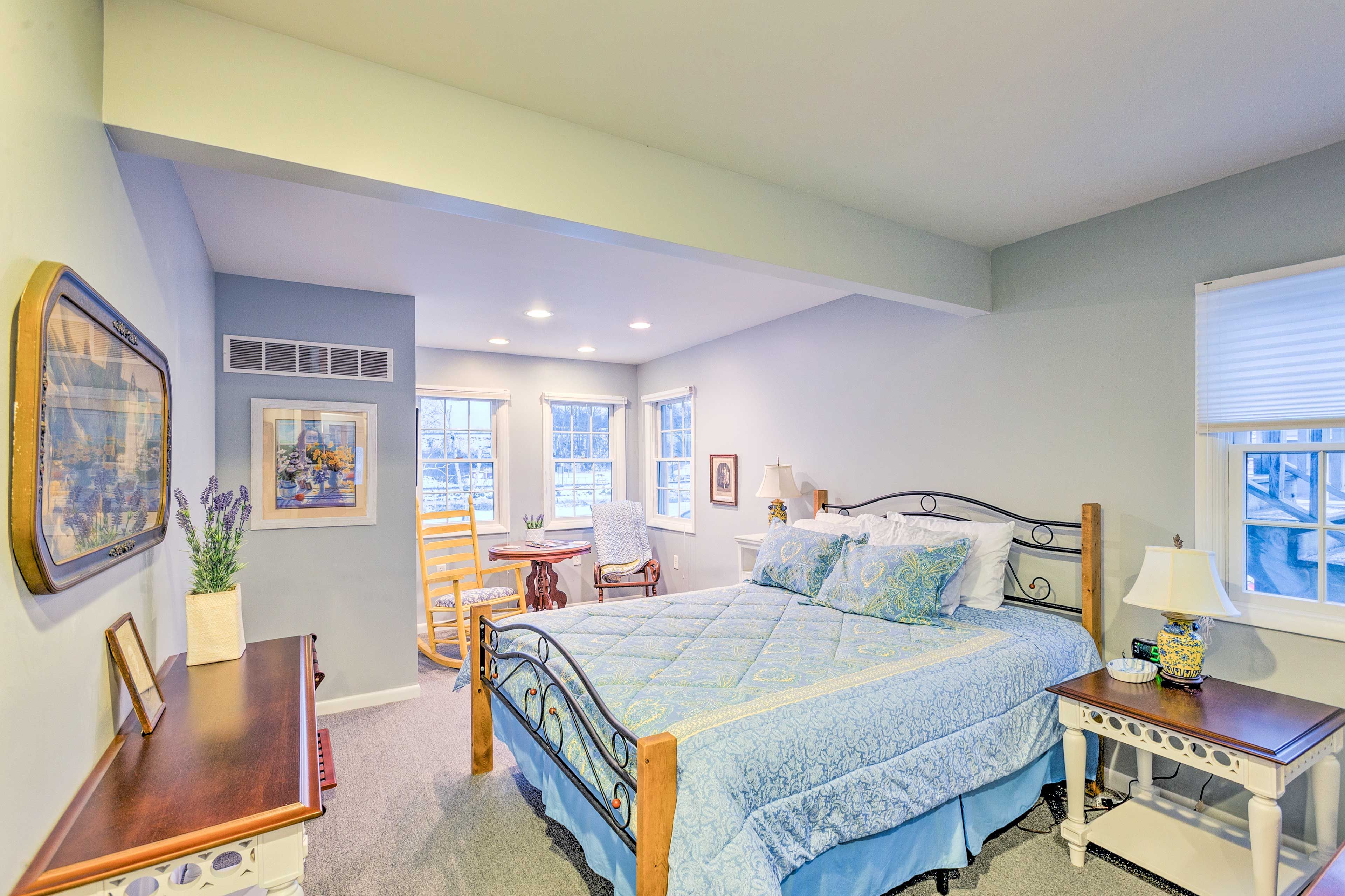 Bedroom 2 | Queen Bed | Linens Provided