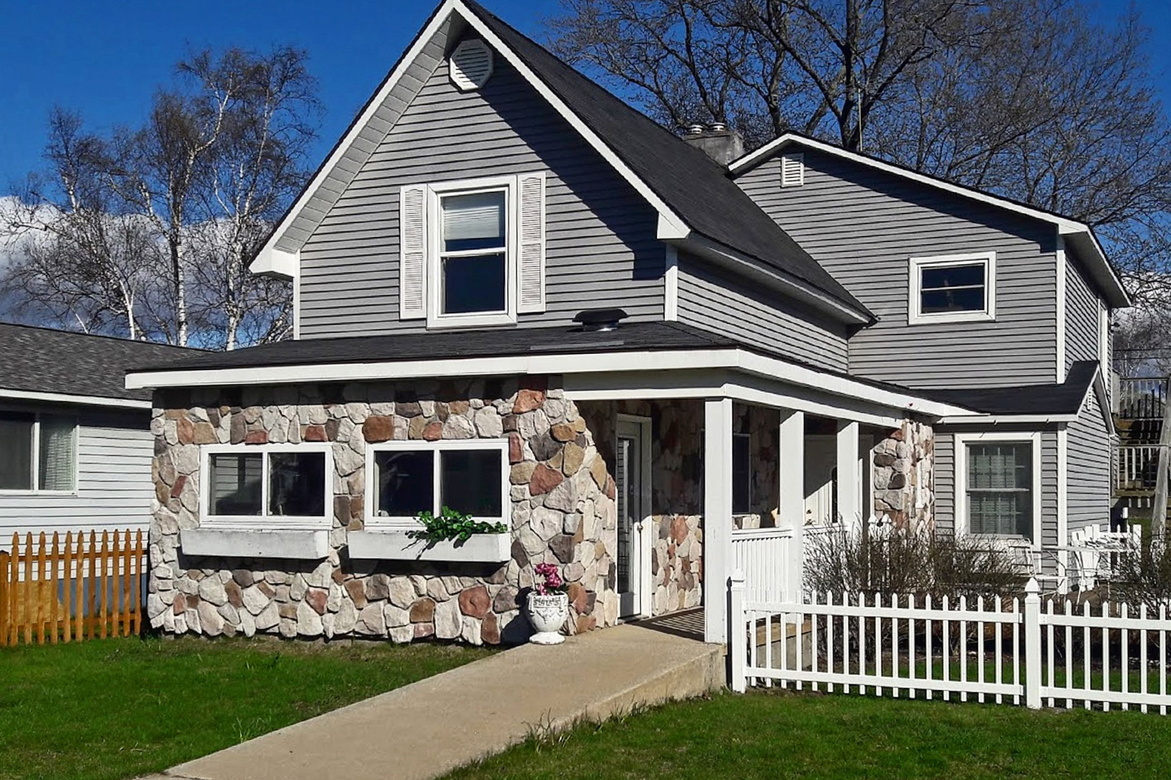 Beulah Vacation Rental | 3BR | 2BA | 1,720 Sq Ft | Step-Free Access