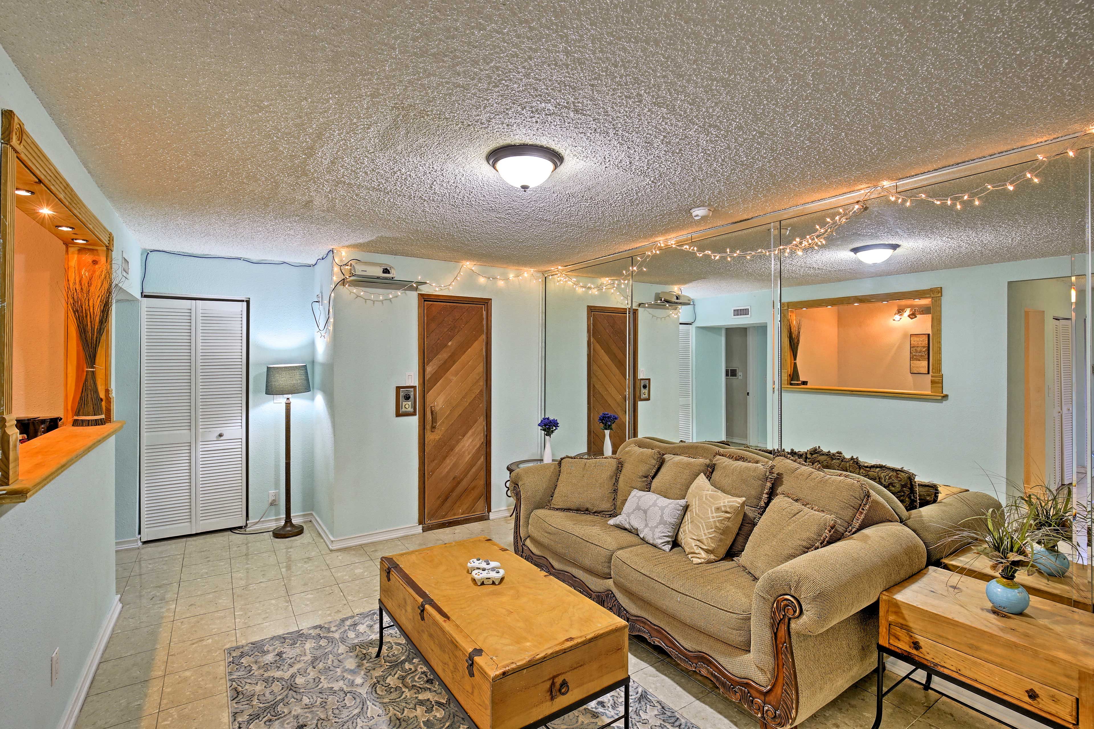 There's plenty of seating for everyone in your group!