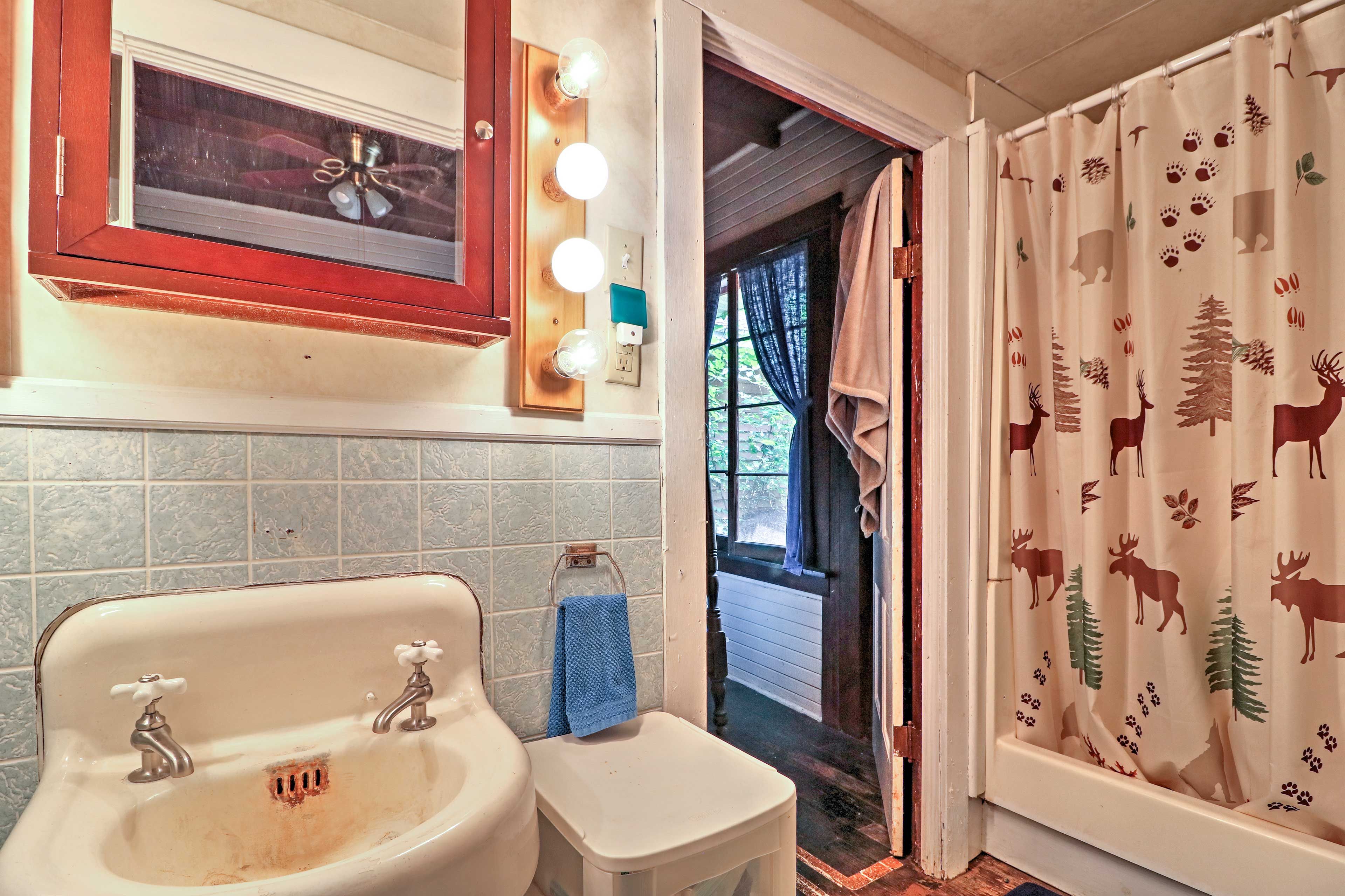 Full Bathroom