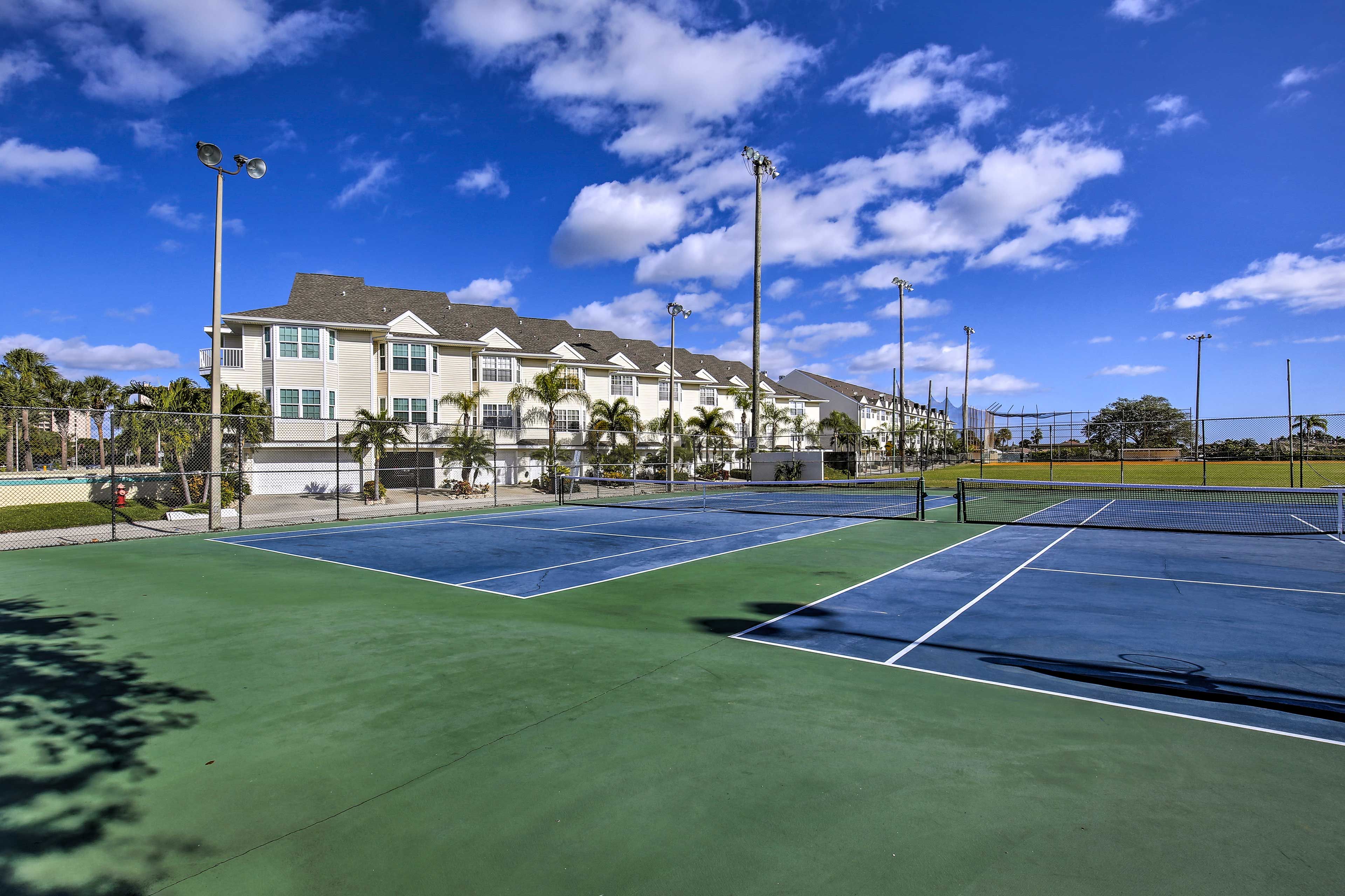 Community Amenities | Tennis Courts