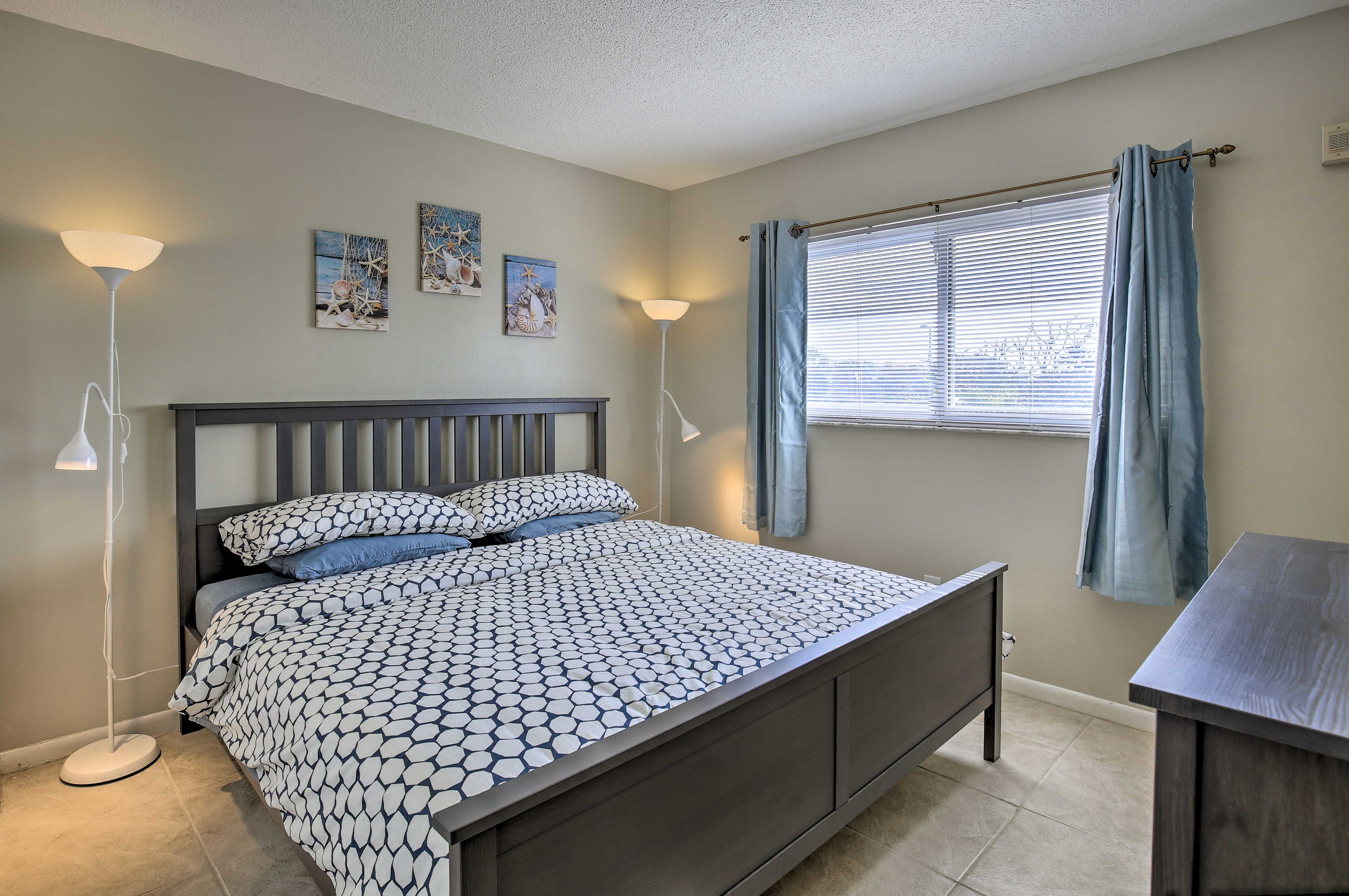Bedroom 1 | King Bed | Linens Provided
