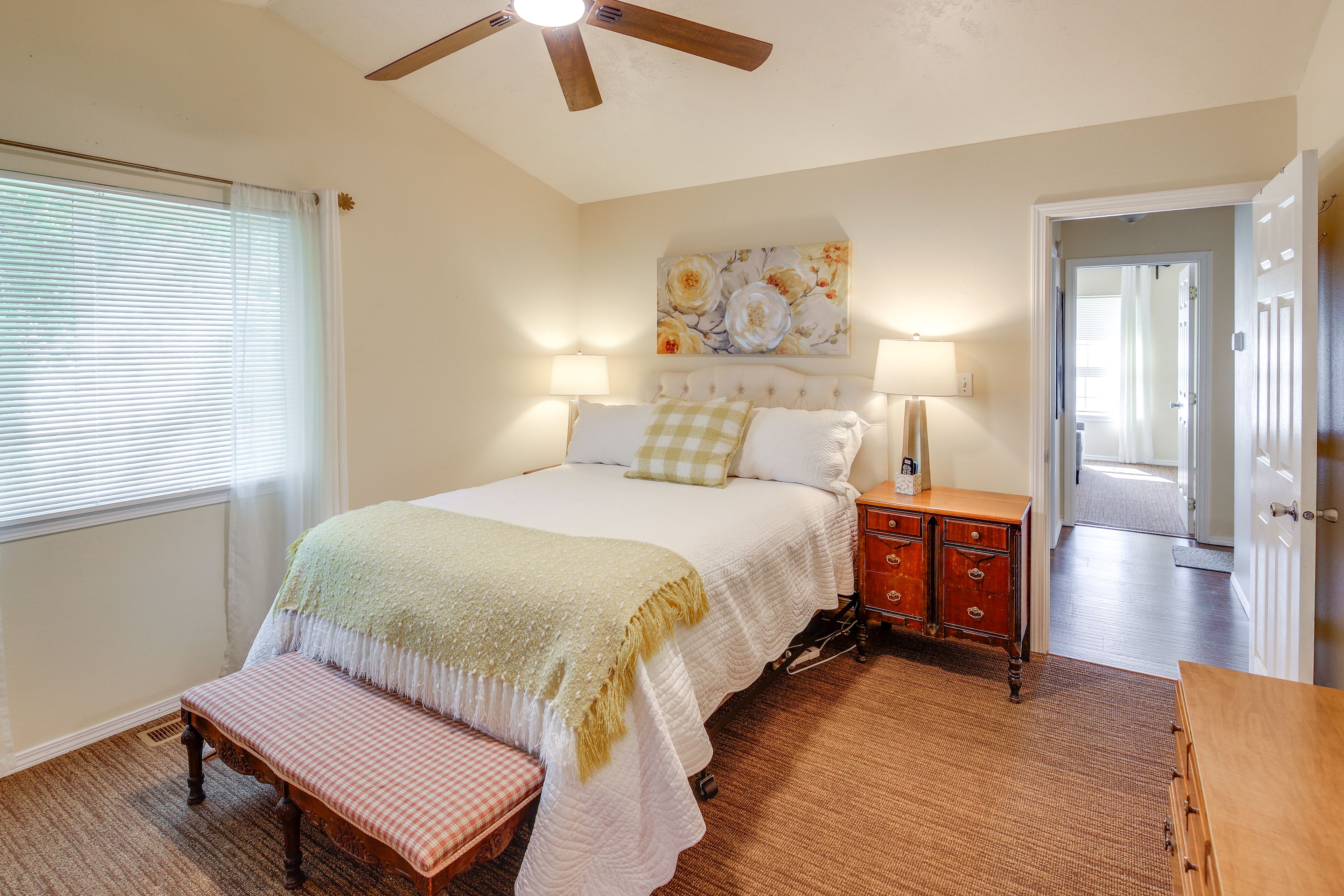 Bedroom 2 | Queen Bed | 1st Floor