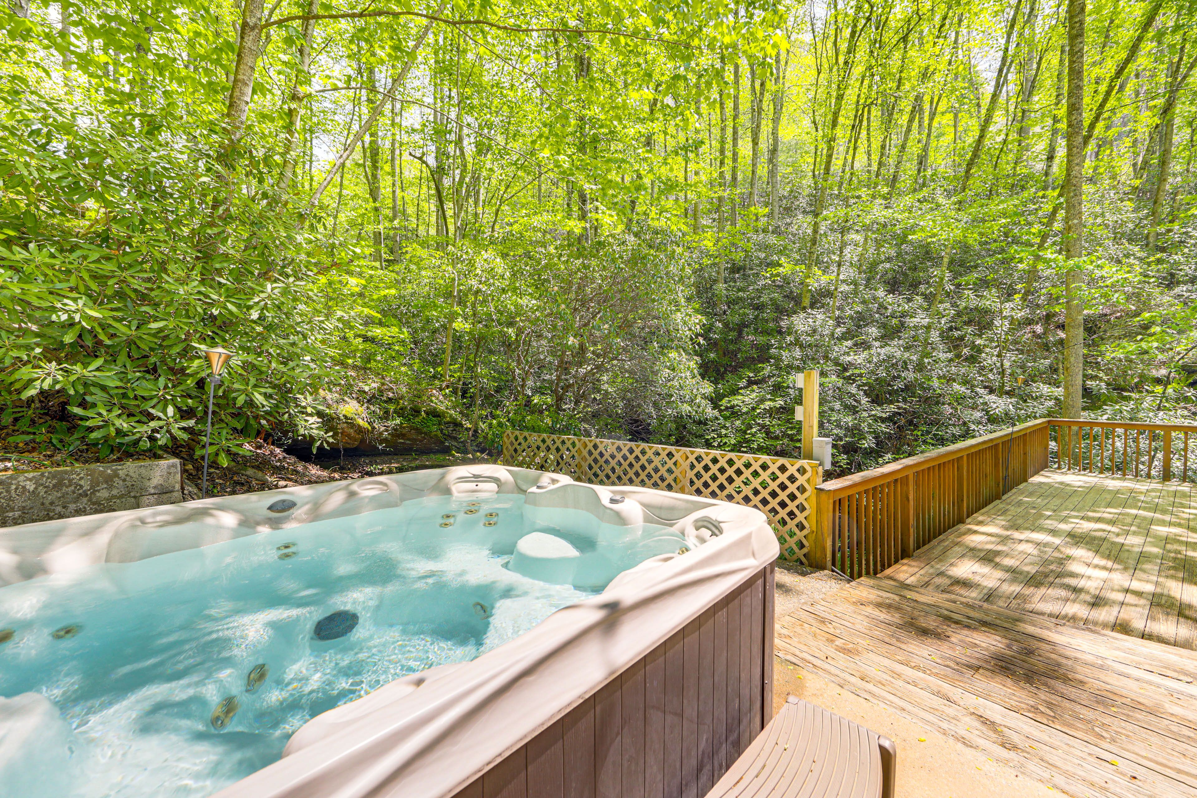 Bryson City Vacation Rental | 3BR | 2.5BA | 1,600 Sq Ft | Step-Free Entry