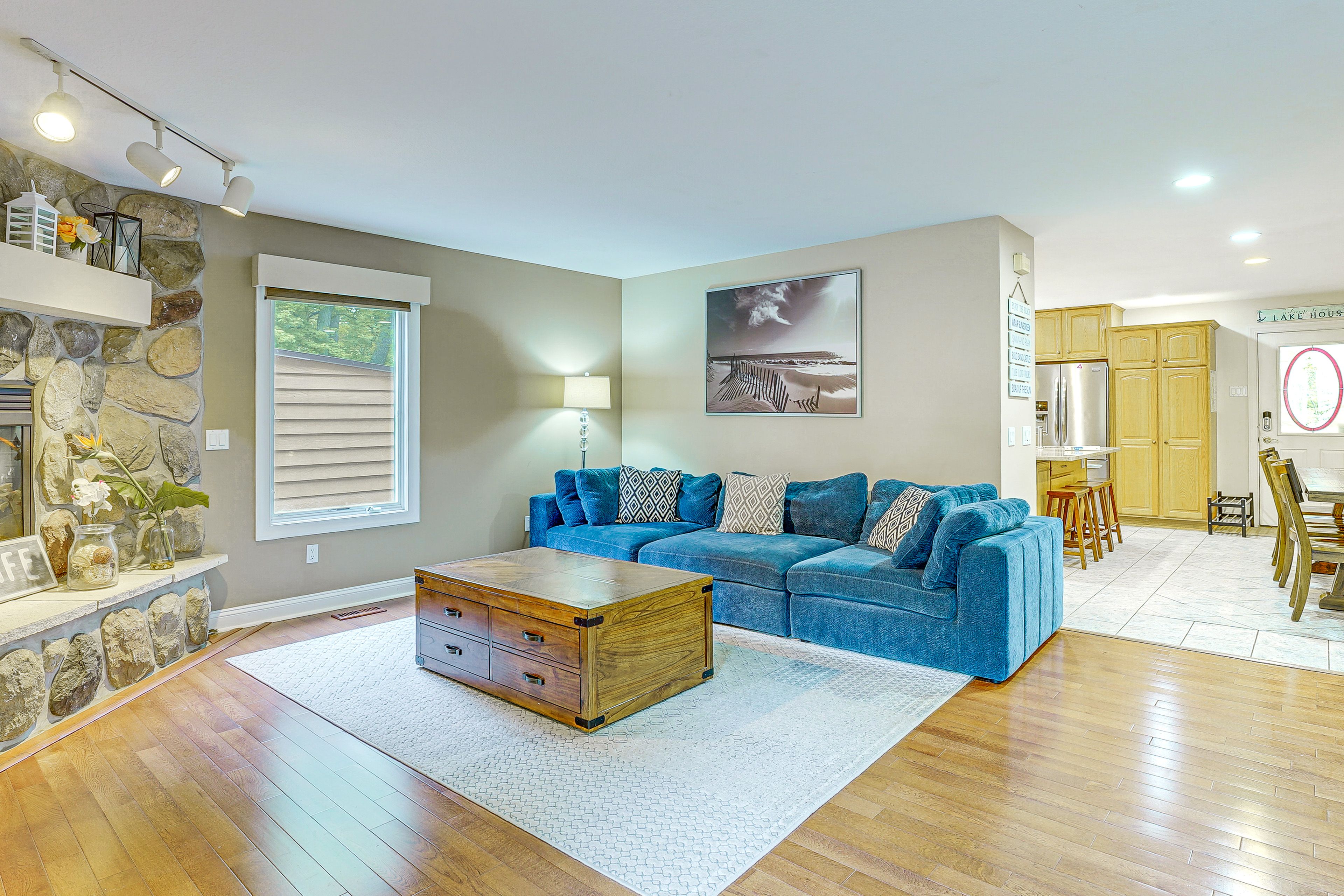 Living Room | Additional Seating