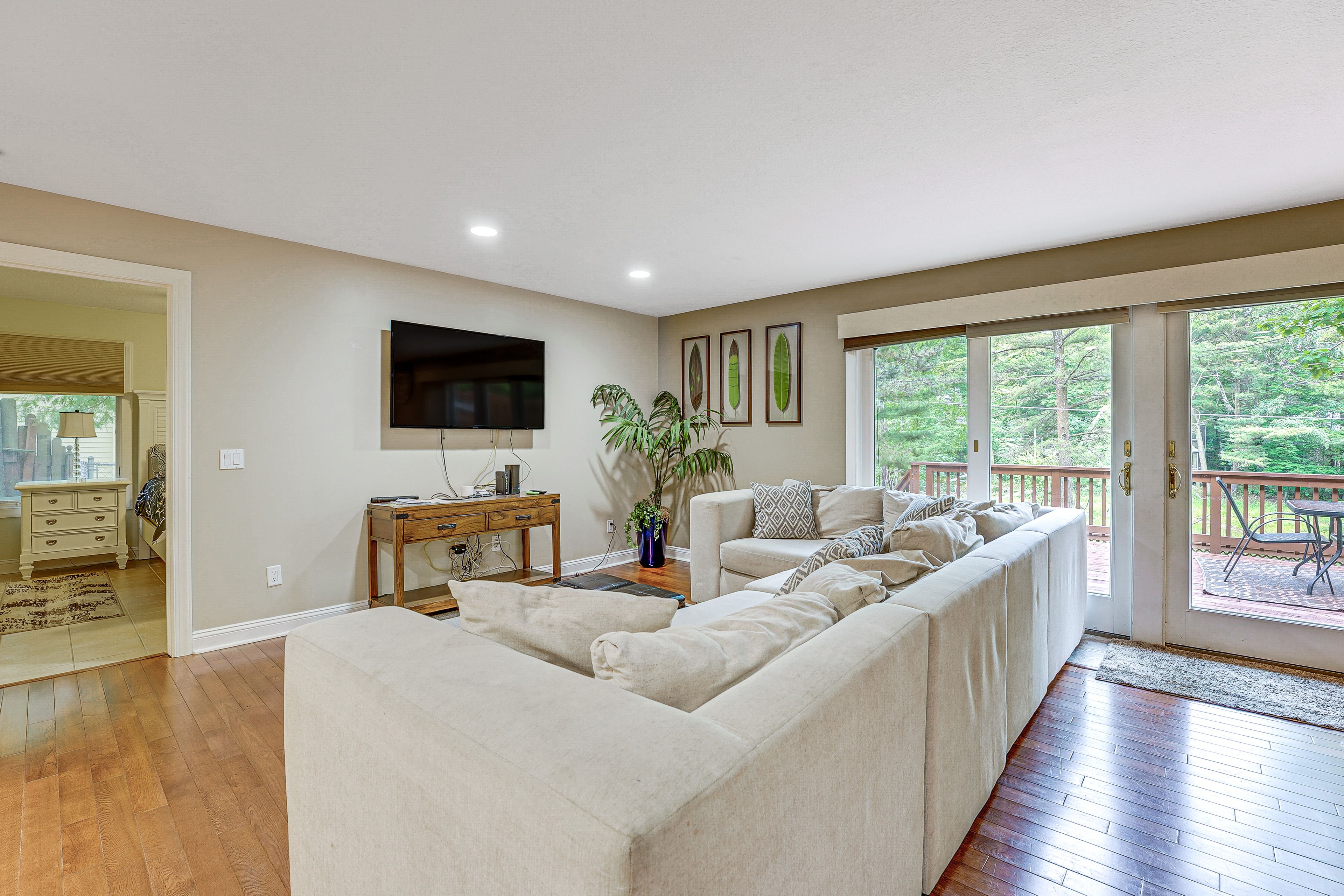 Living Room | Smart TV