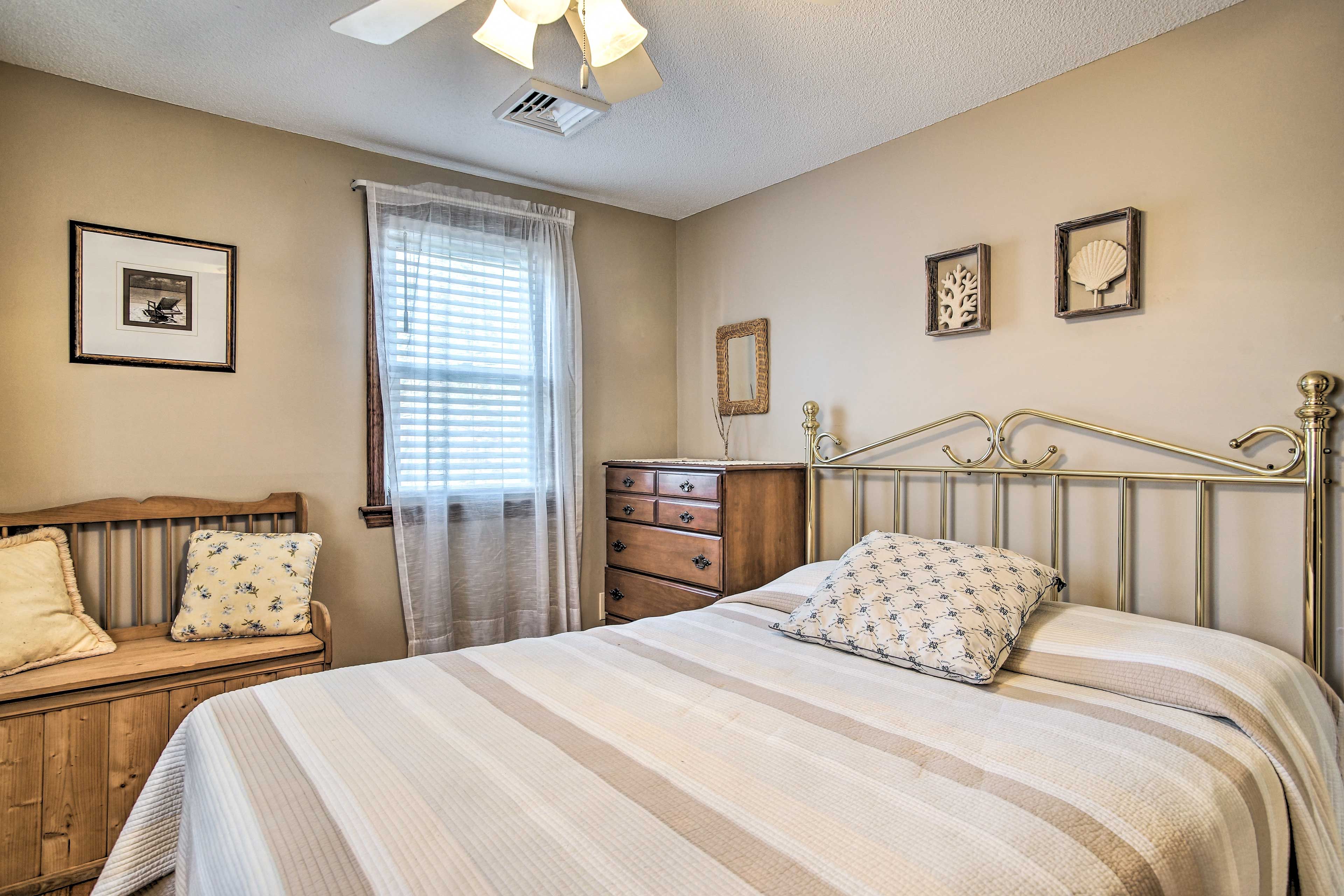 Bedroom 2 | Queen Bed | 2nd Floor | Stairs Required