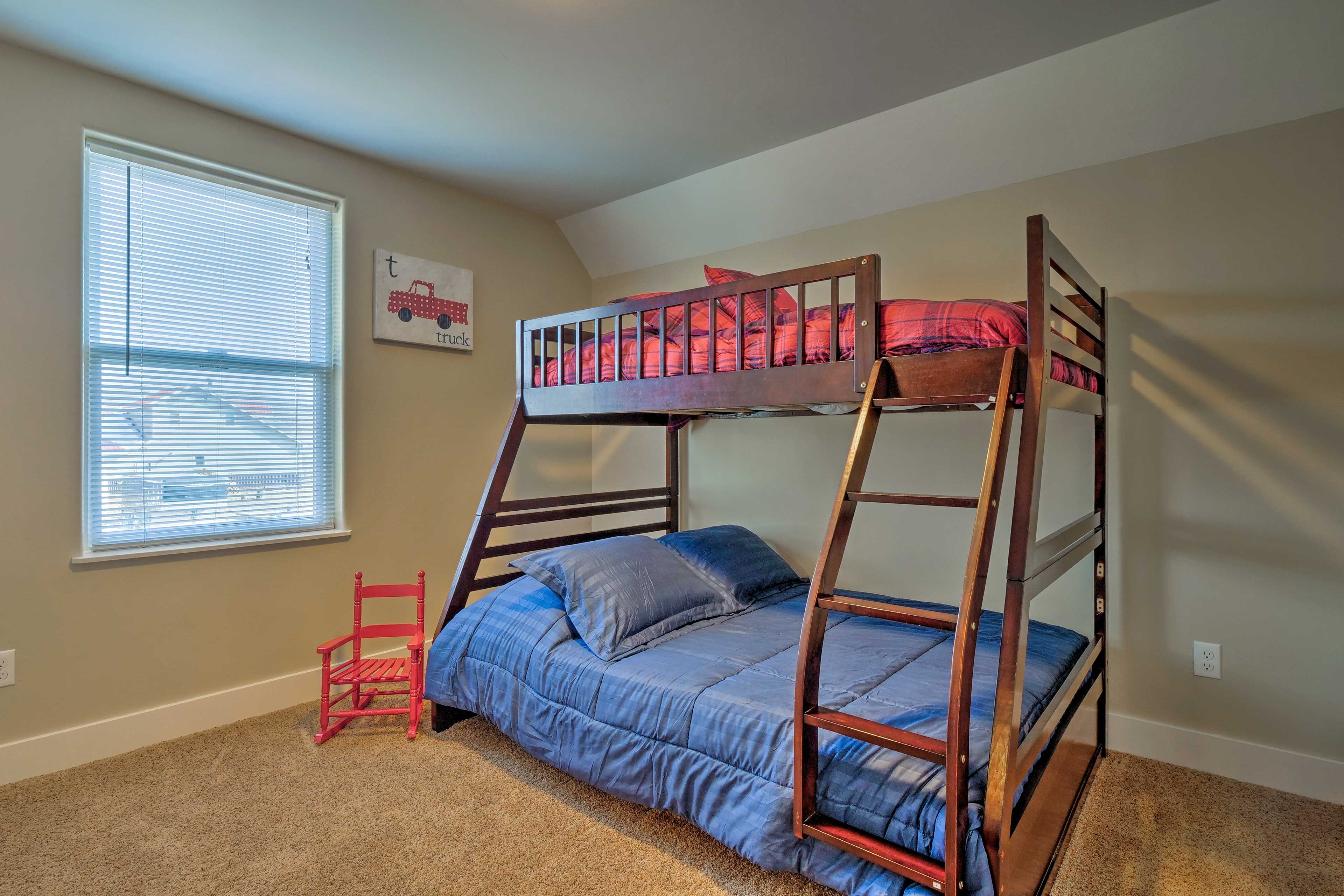 Bedroom 3 | Twin\Full Bunk Bed