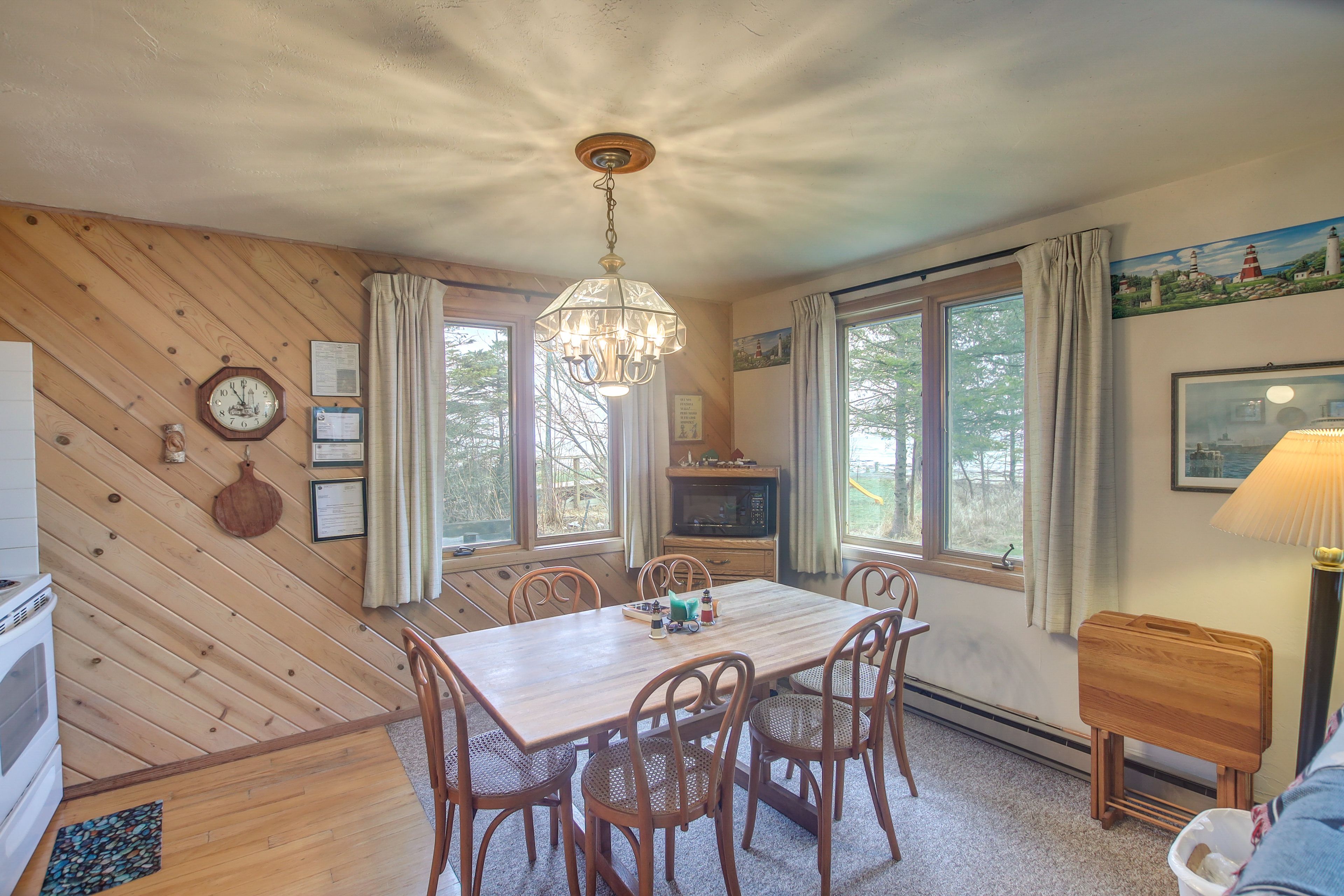 Dining Area | Dishware & Flatware
