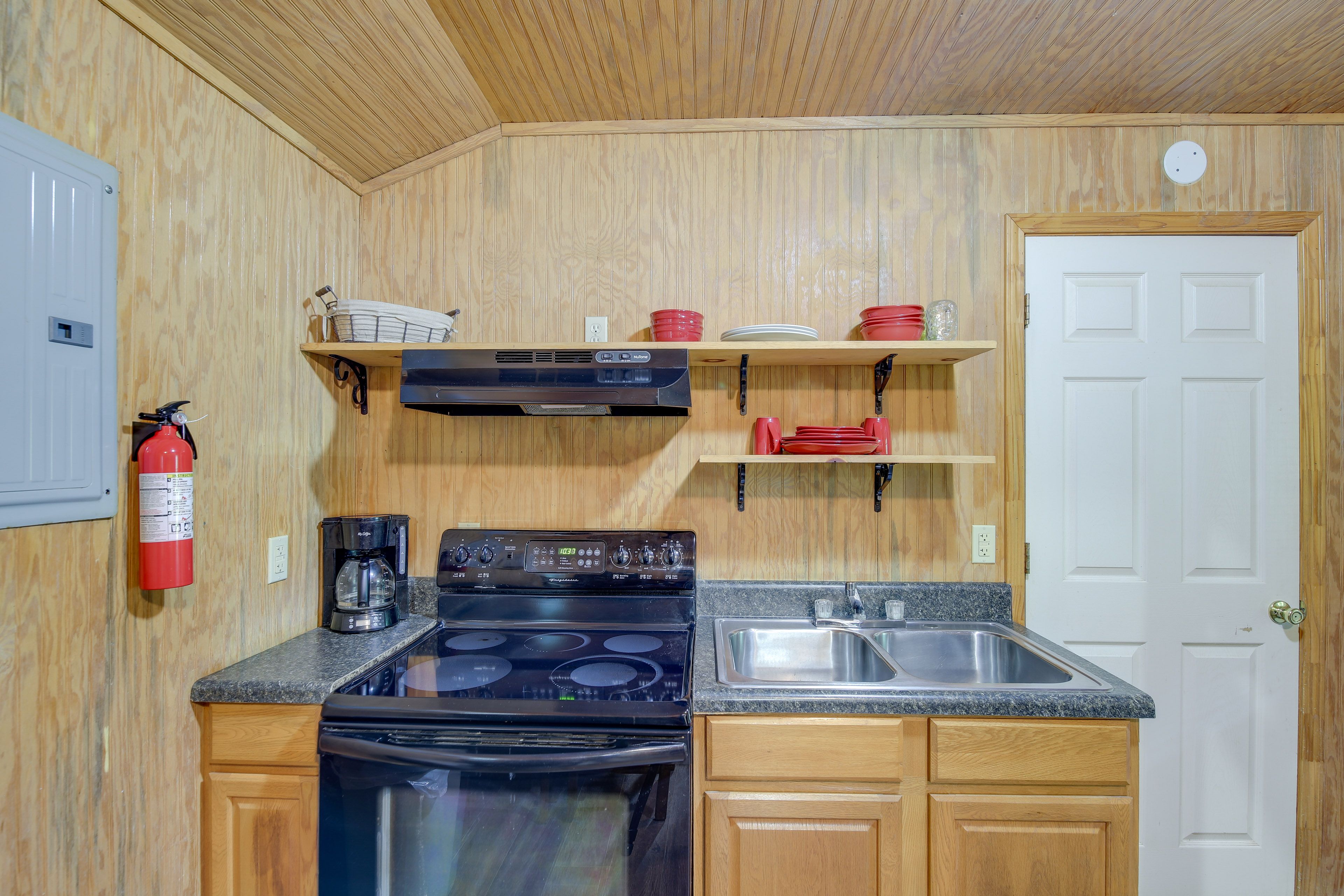 Kitchen | Coffee Maker | Dishware & Flatware