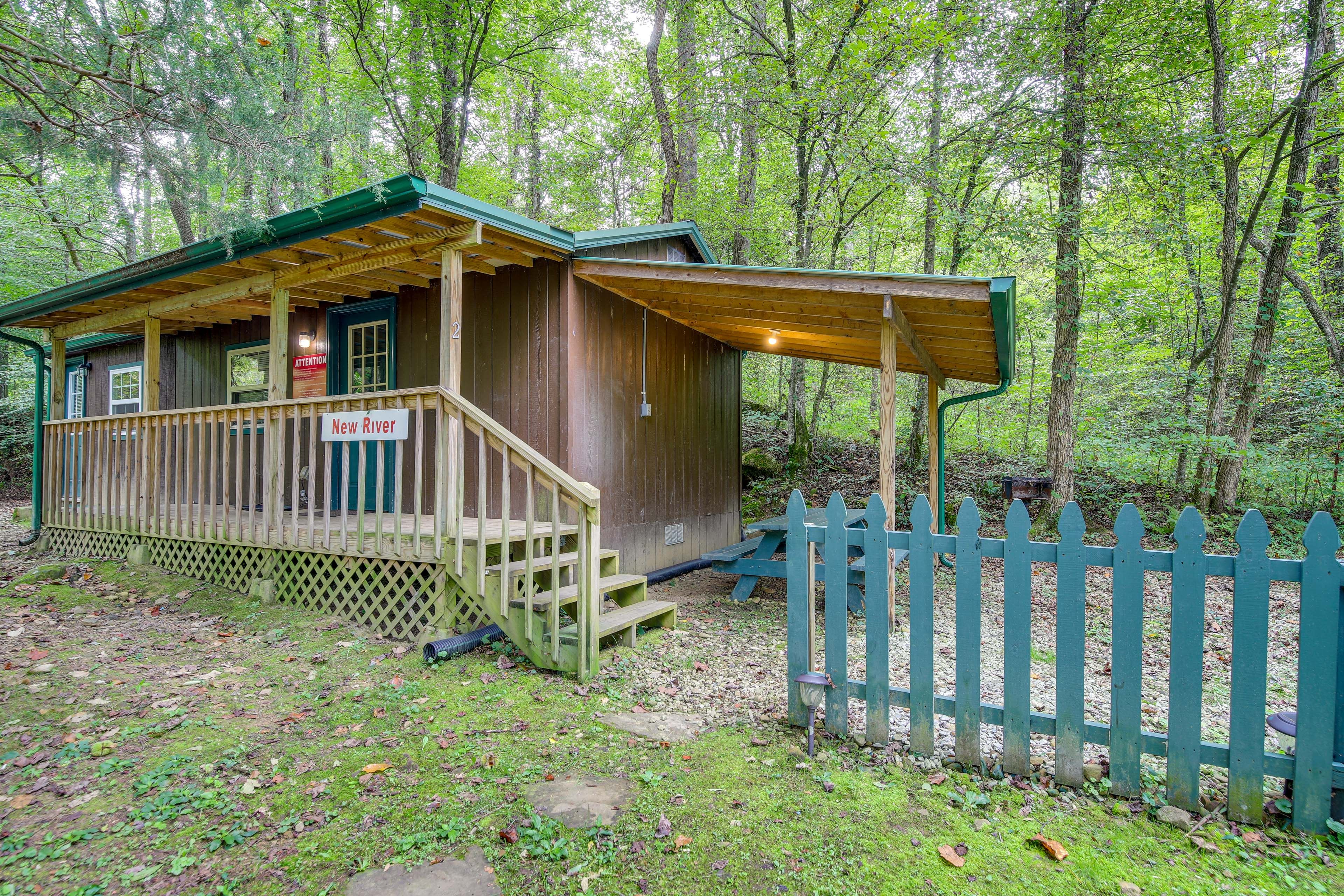 Cabin Exterior | Parking | Driveway (3 Vehicles)