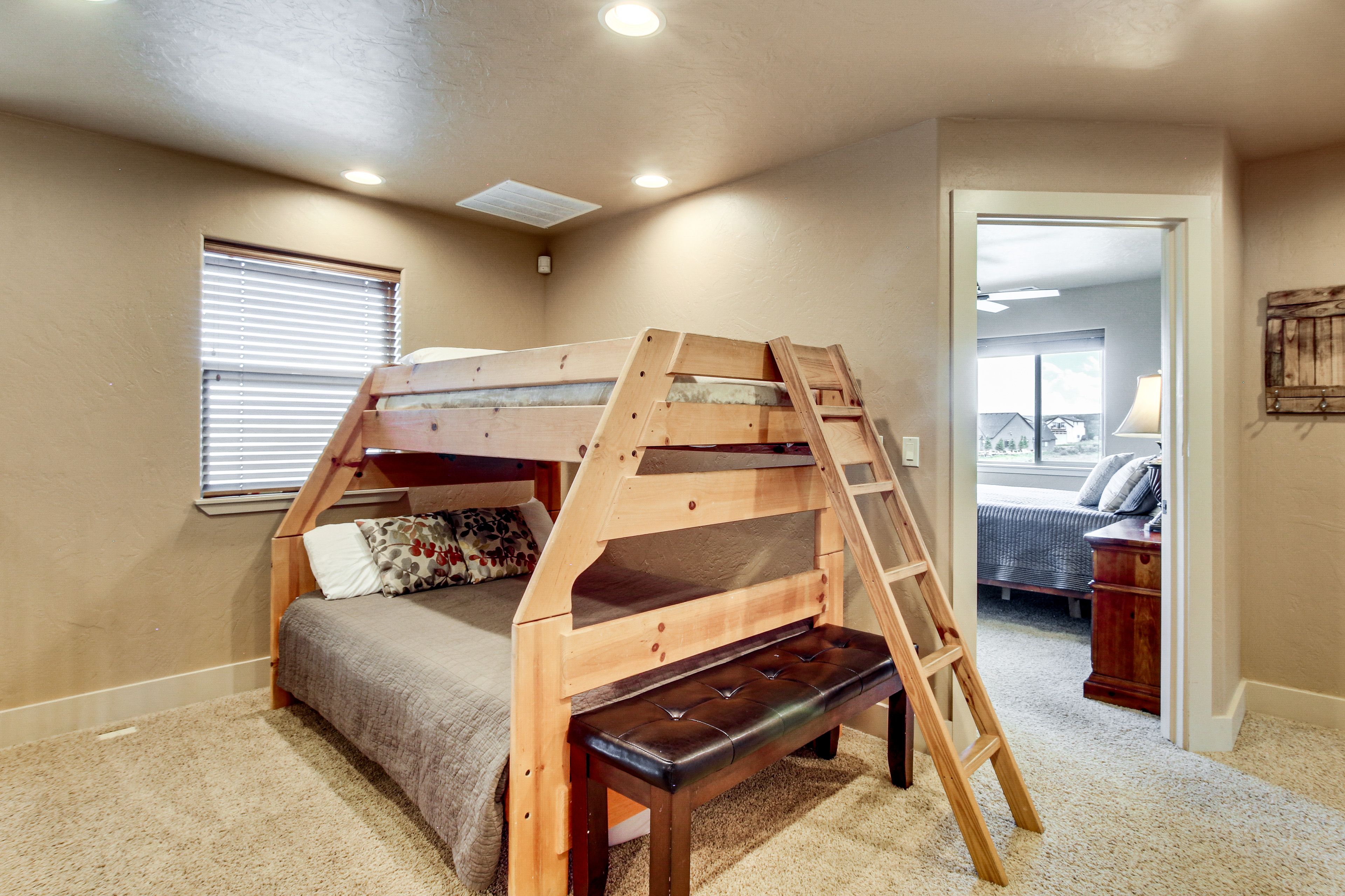Loft | Twin/Full Bunk Bed