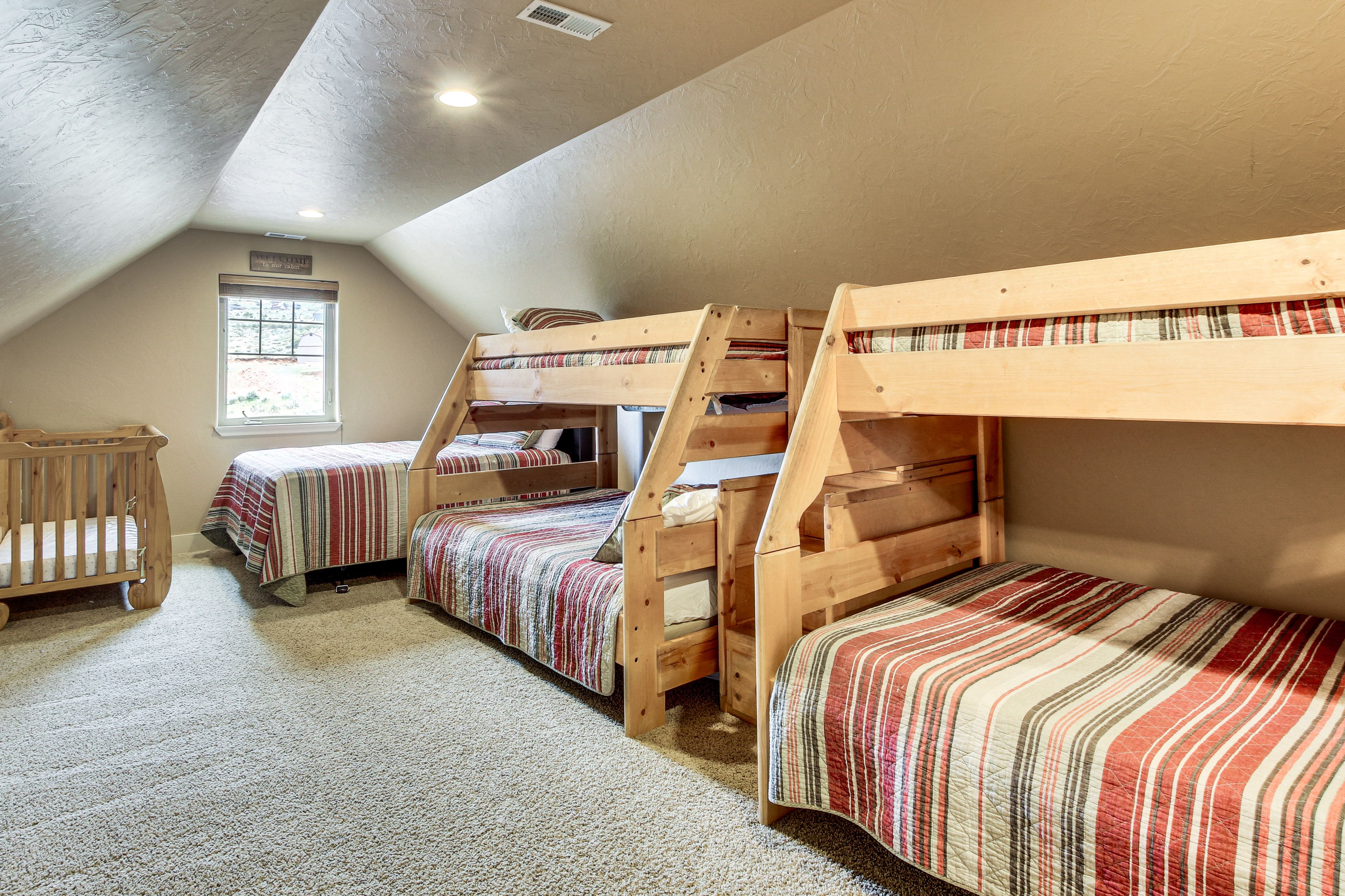 Bedroom 5 | Queen Bed | 2 Twin/Full Bunk Beds | Crib