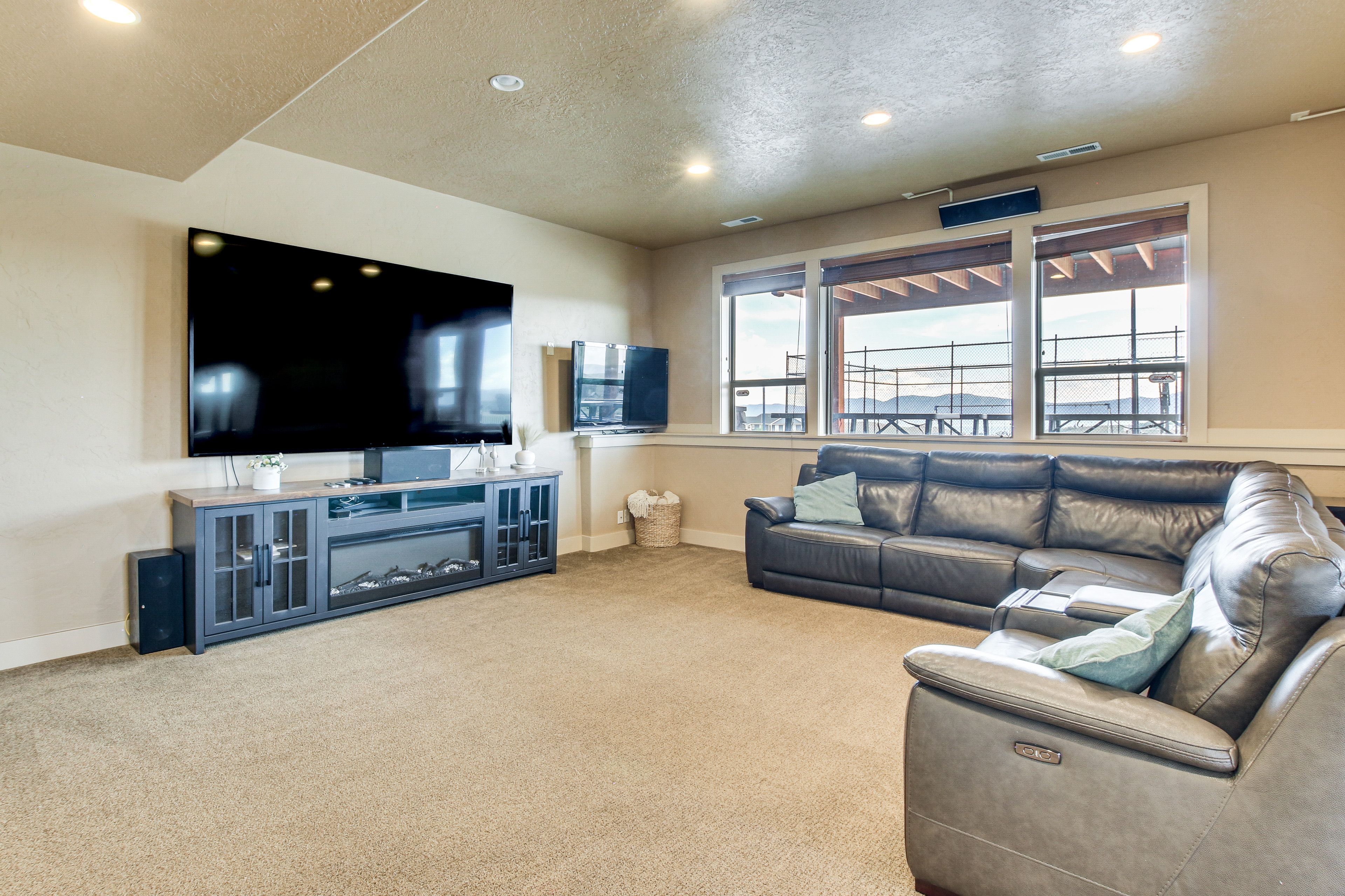 Basement | Pool Table | Kitchenette | Board Games