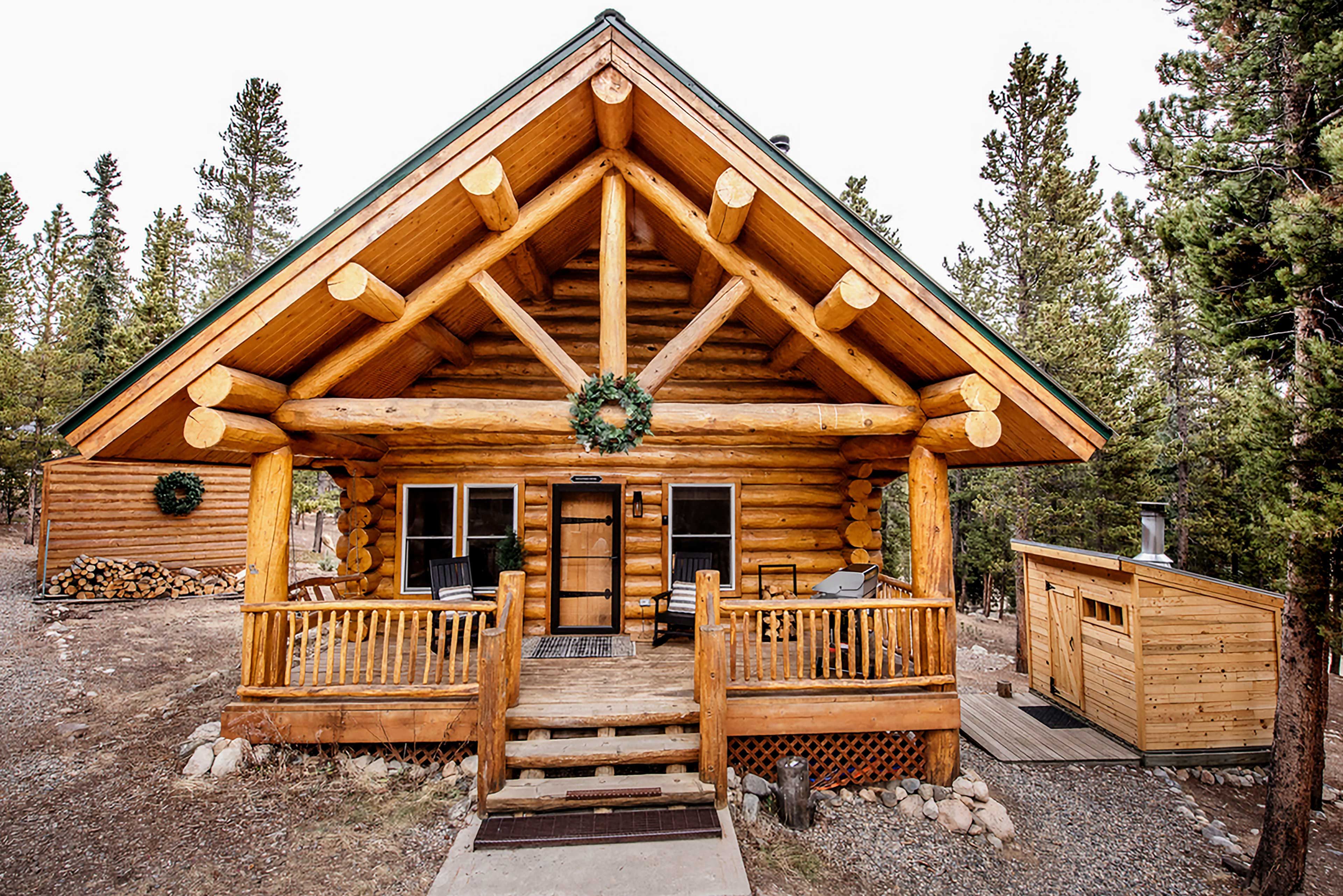 Private Front Deck | Outdoor Seating | Gas Grill