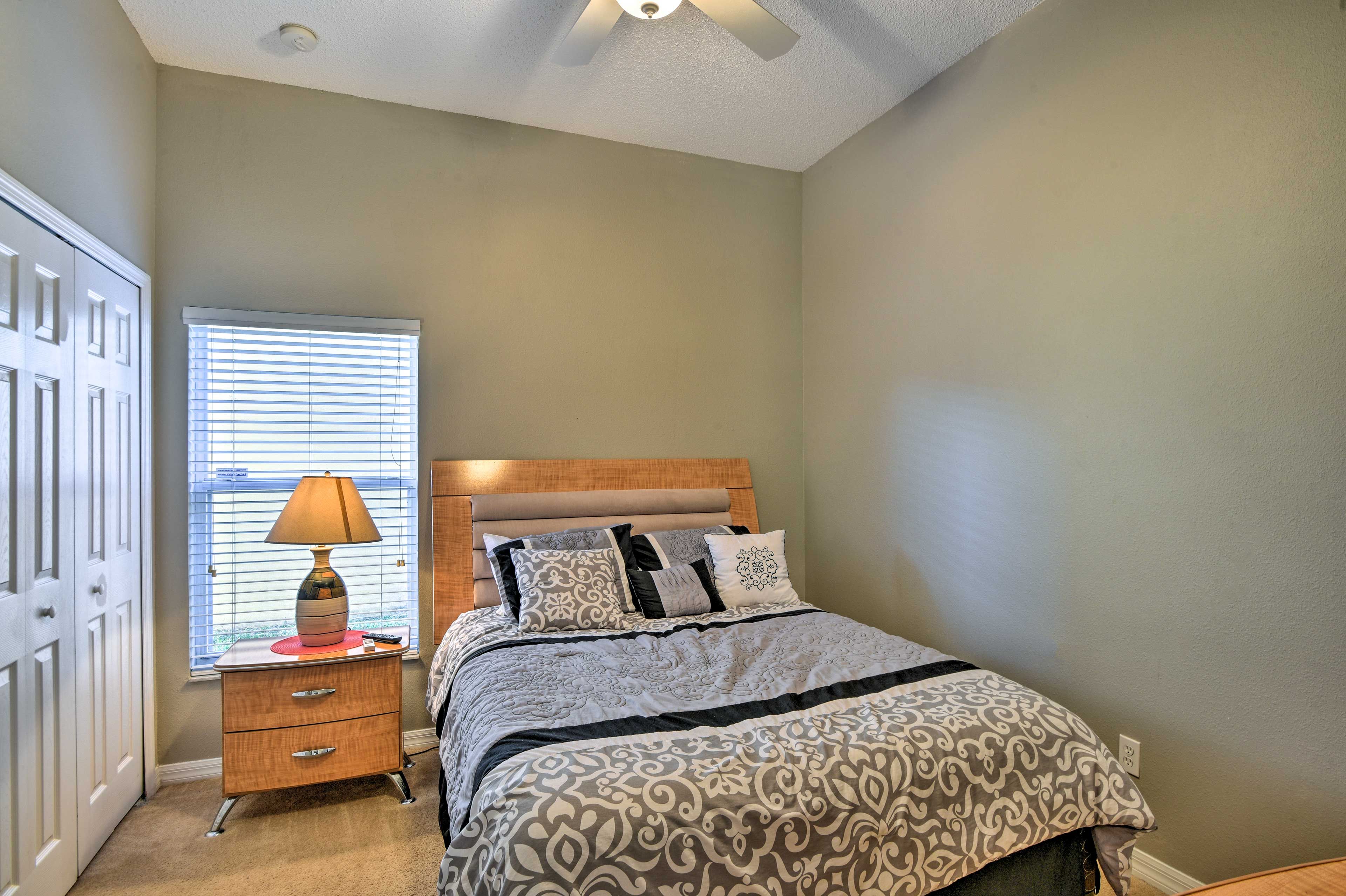 Bedroom 3 | Queen Bed | 1st Floor