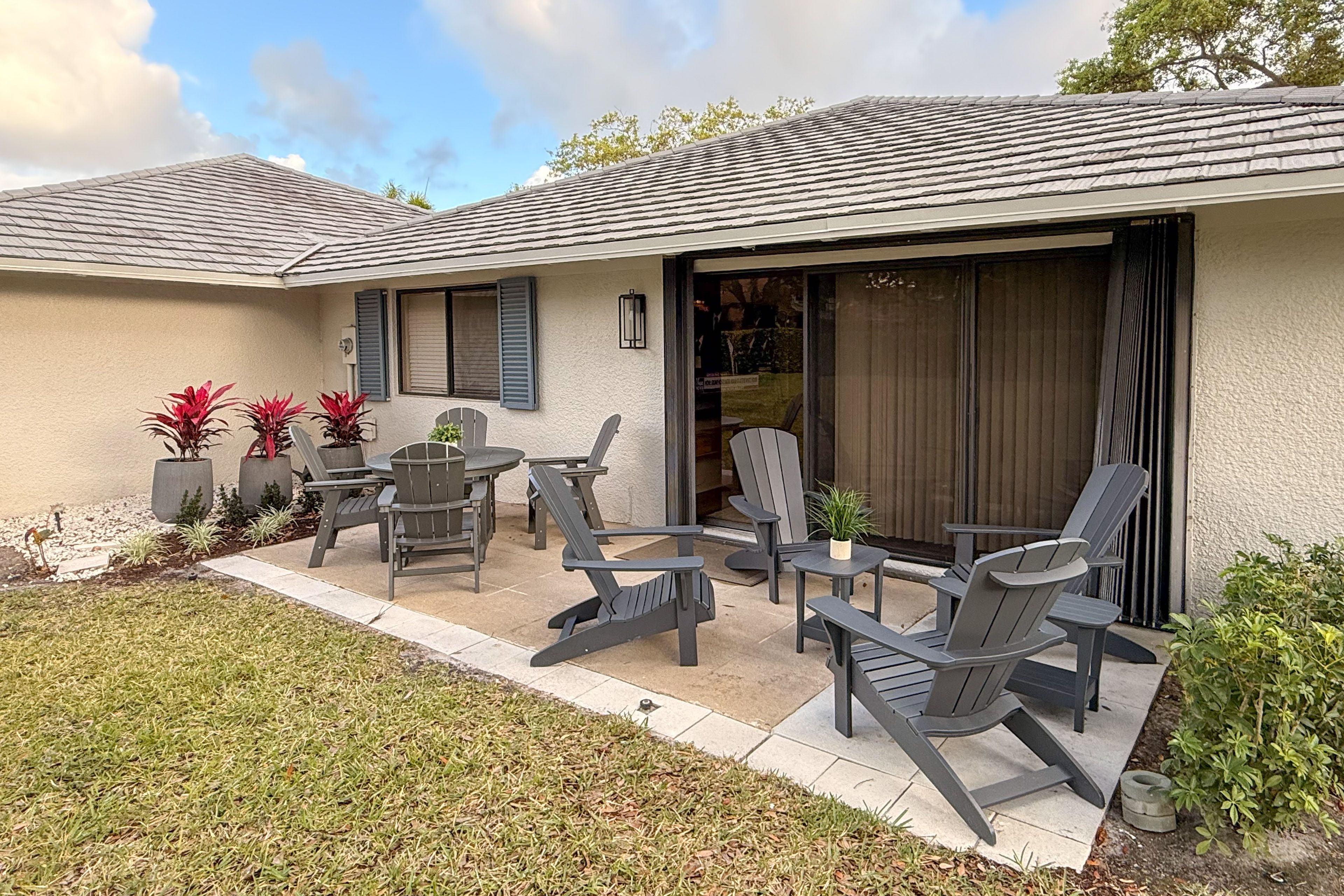 Furnished Patio | Gas Grill