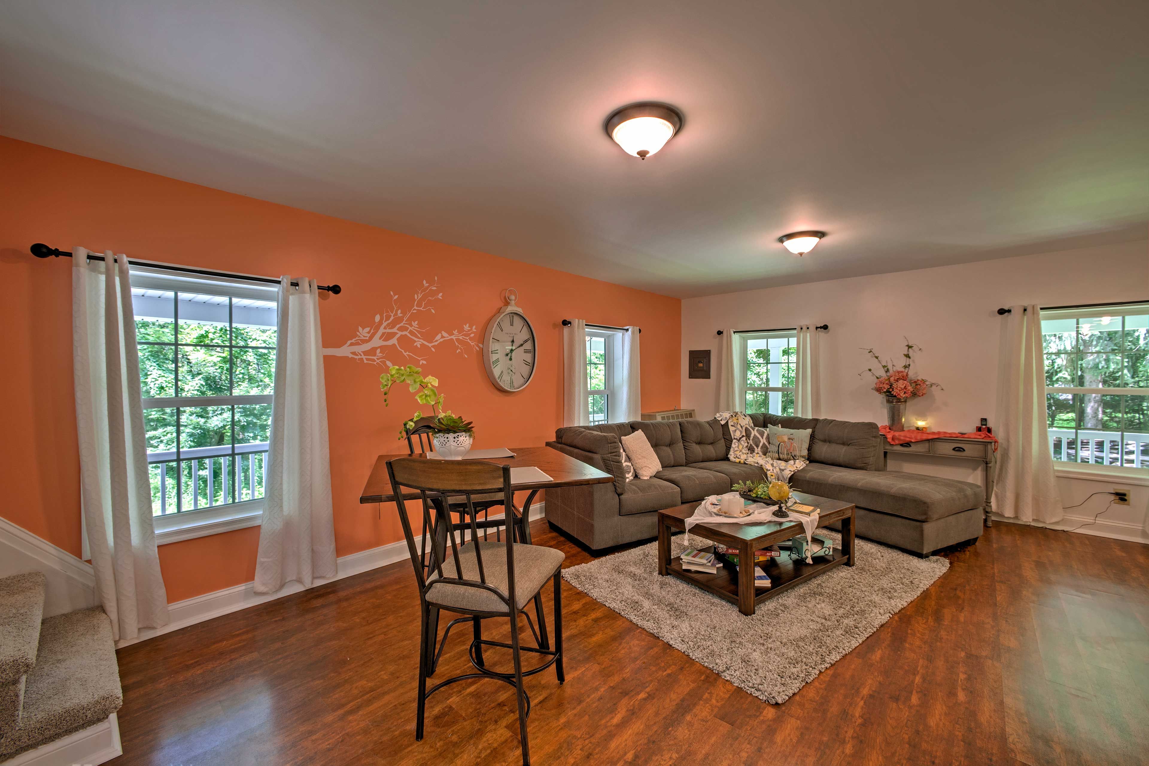 Living Room | Dining Area