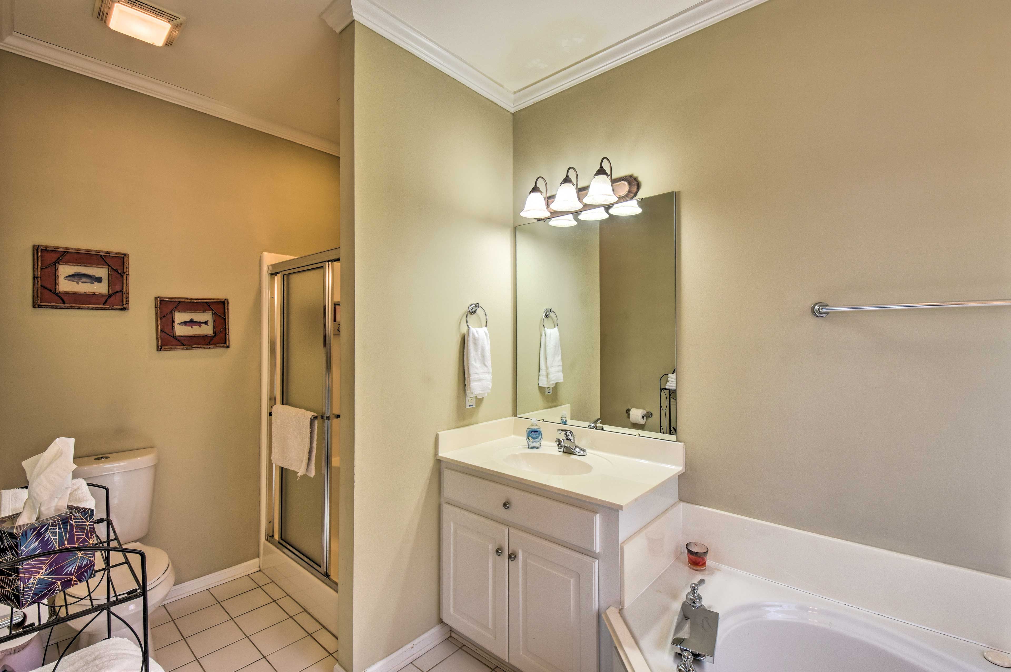 Full Bathroom 1