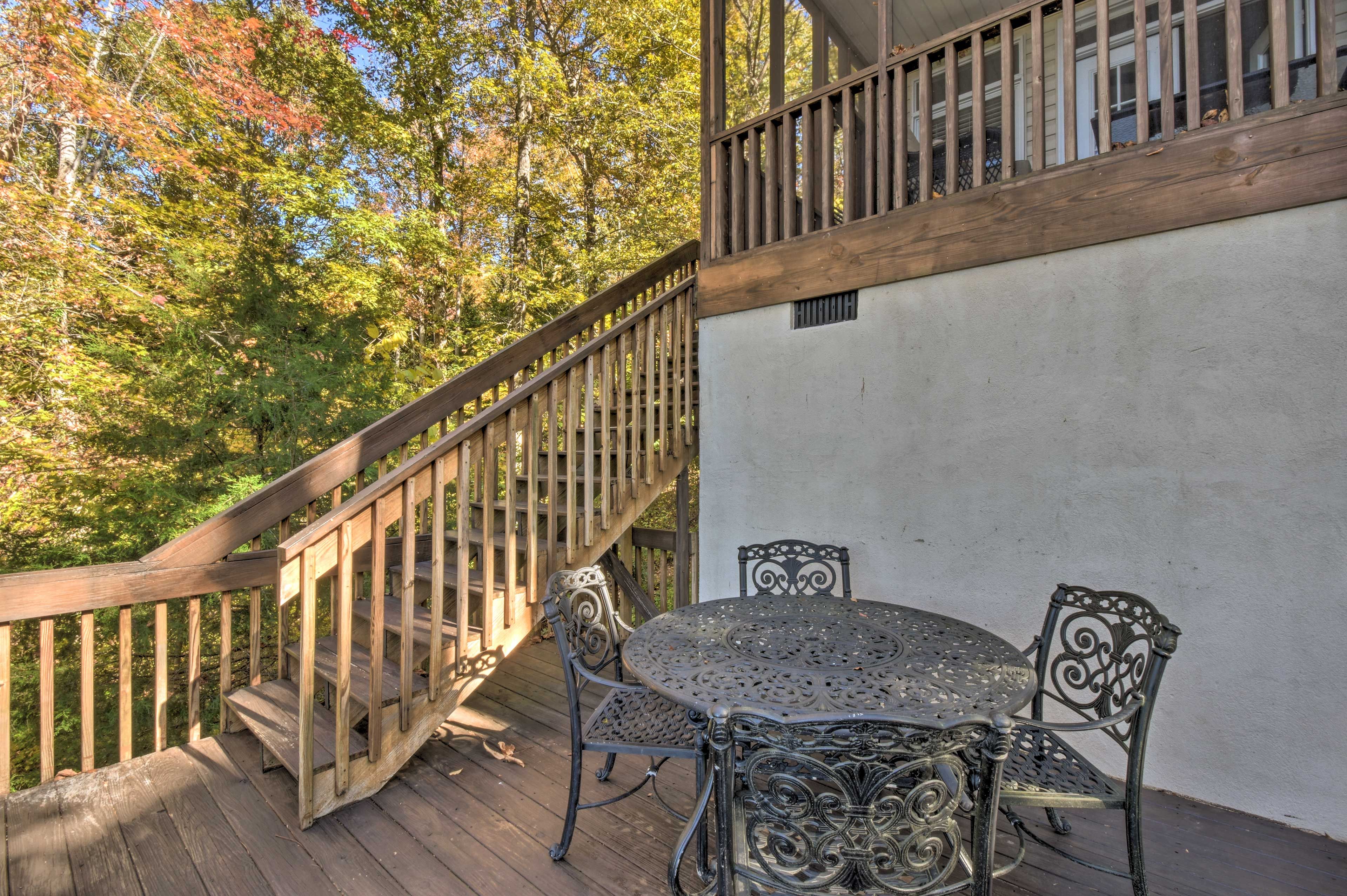 Lower-Level Deck | Gas Grill