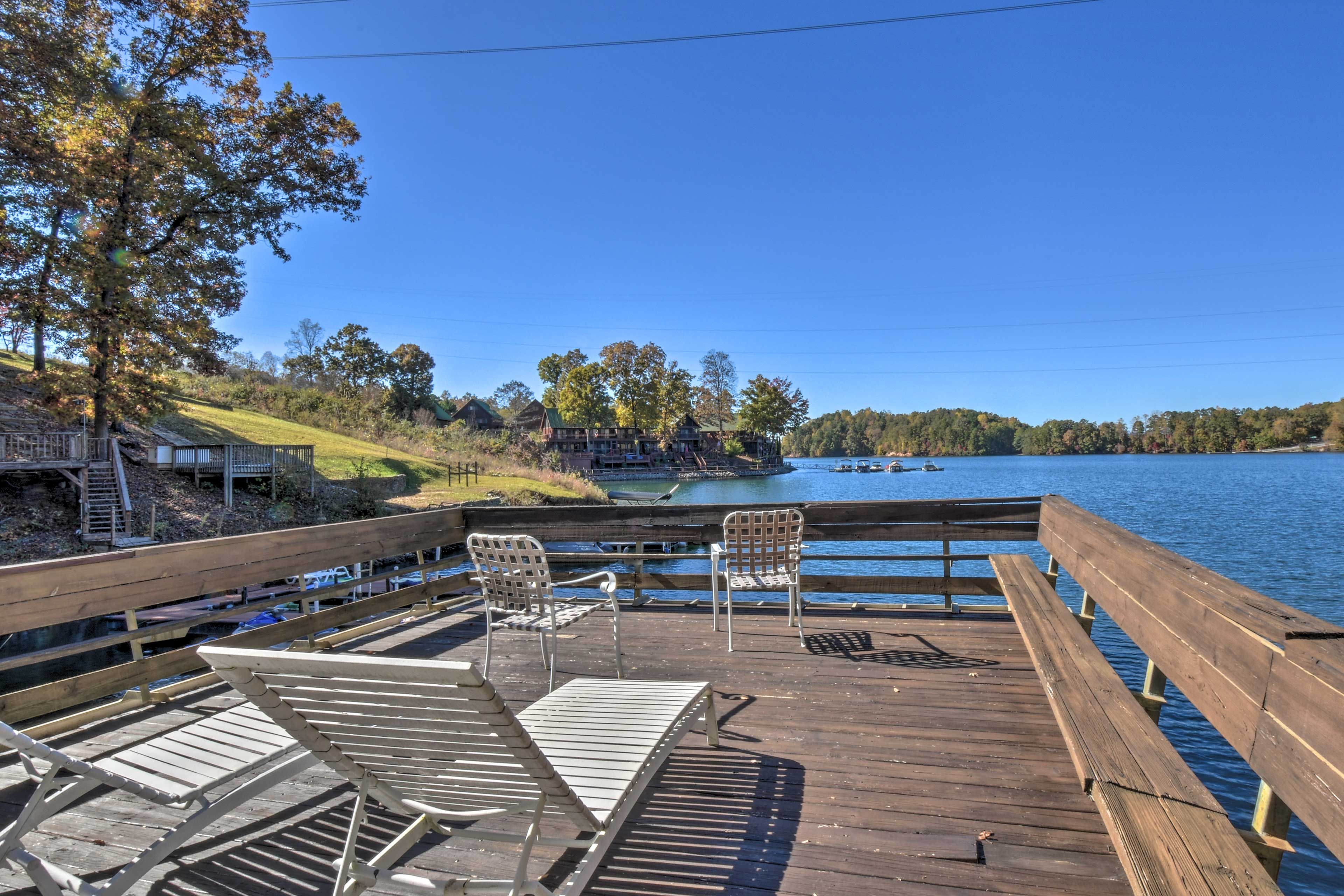 Private Dock | Top Deck