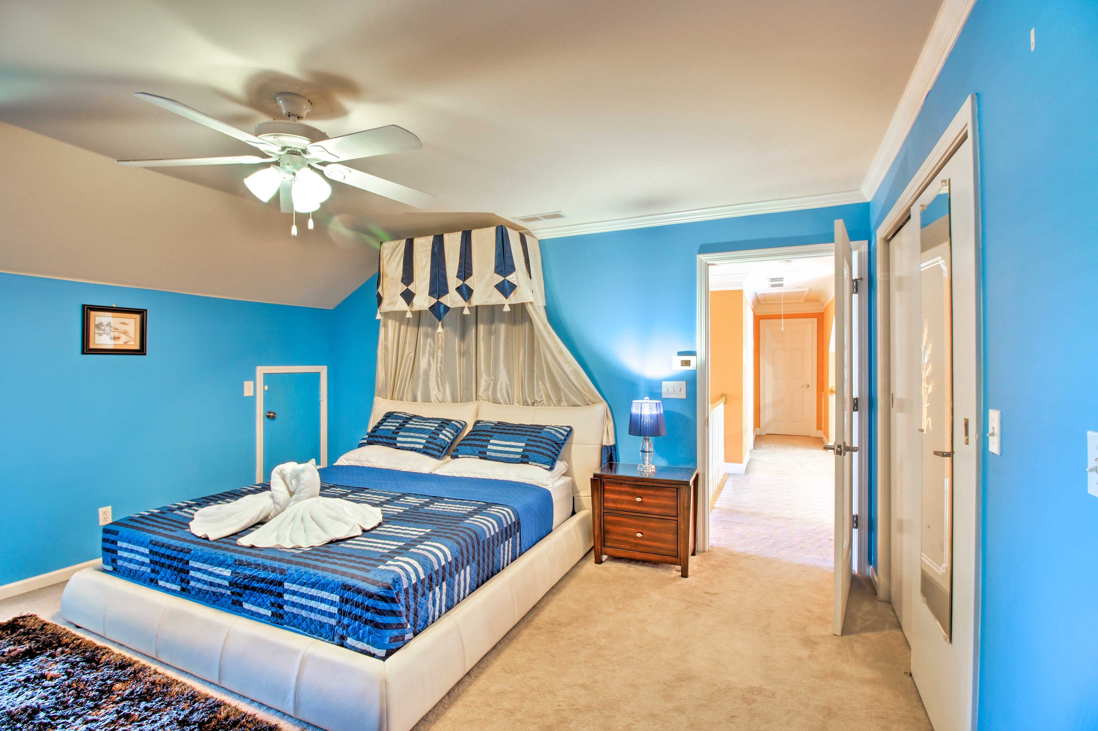 Bedroom 5 | Queen Bed