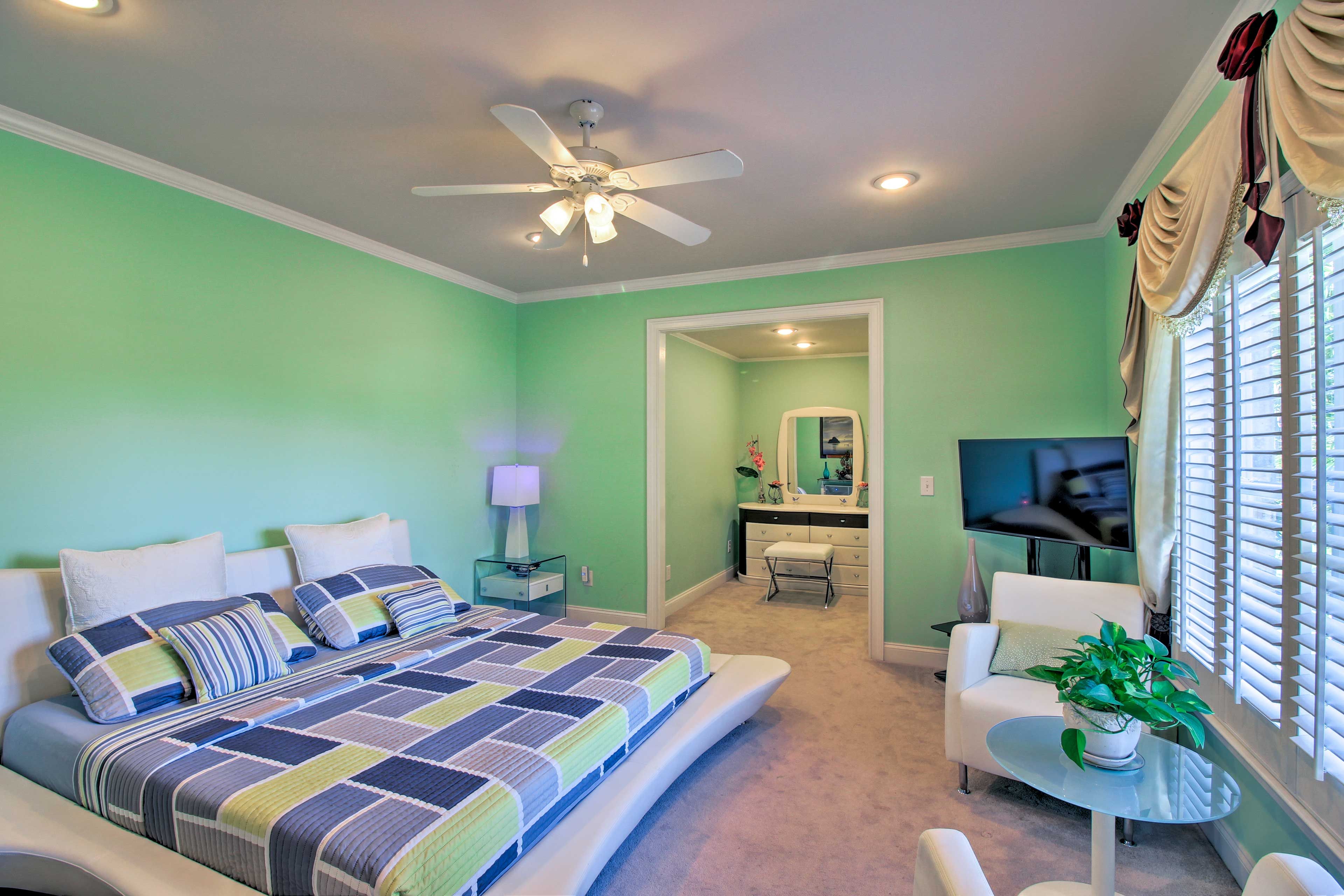 Bedroom 2 | King Bed