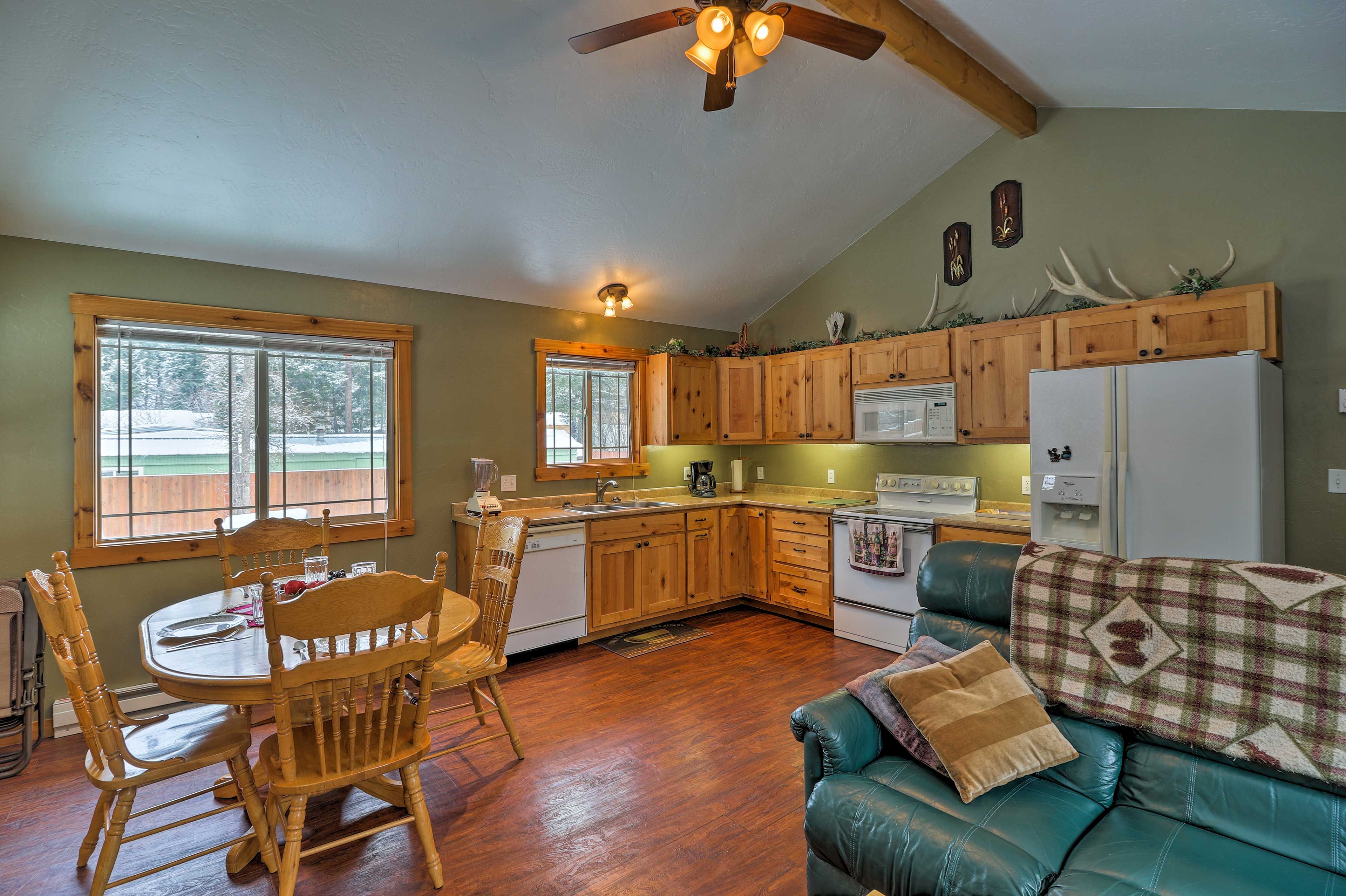 Home Interior | Free WiFi | Central A/C & Heat