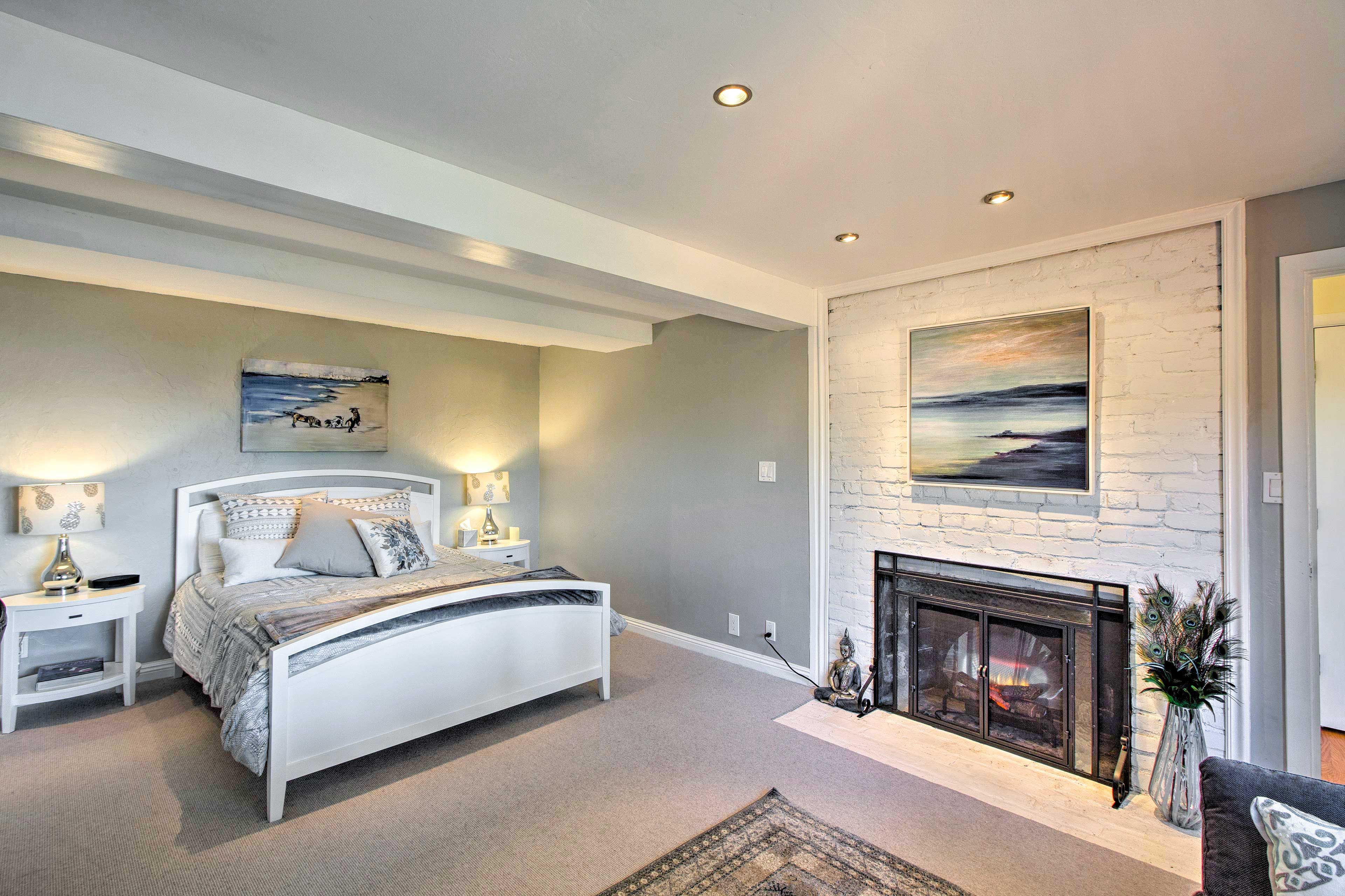 Studio | Free WiFi | Electric Fireplace