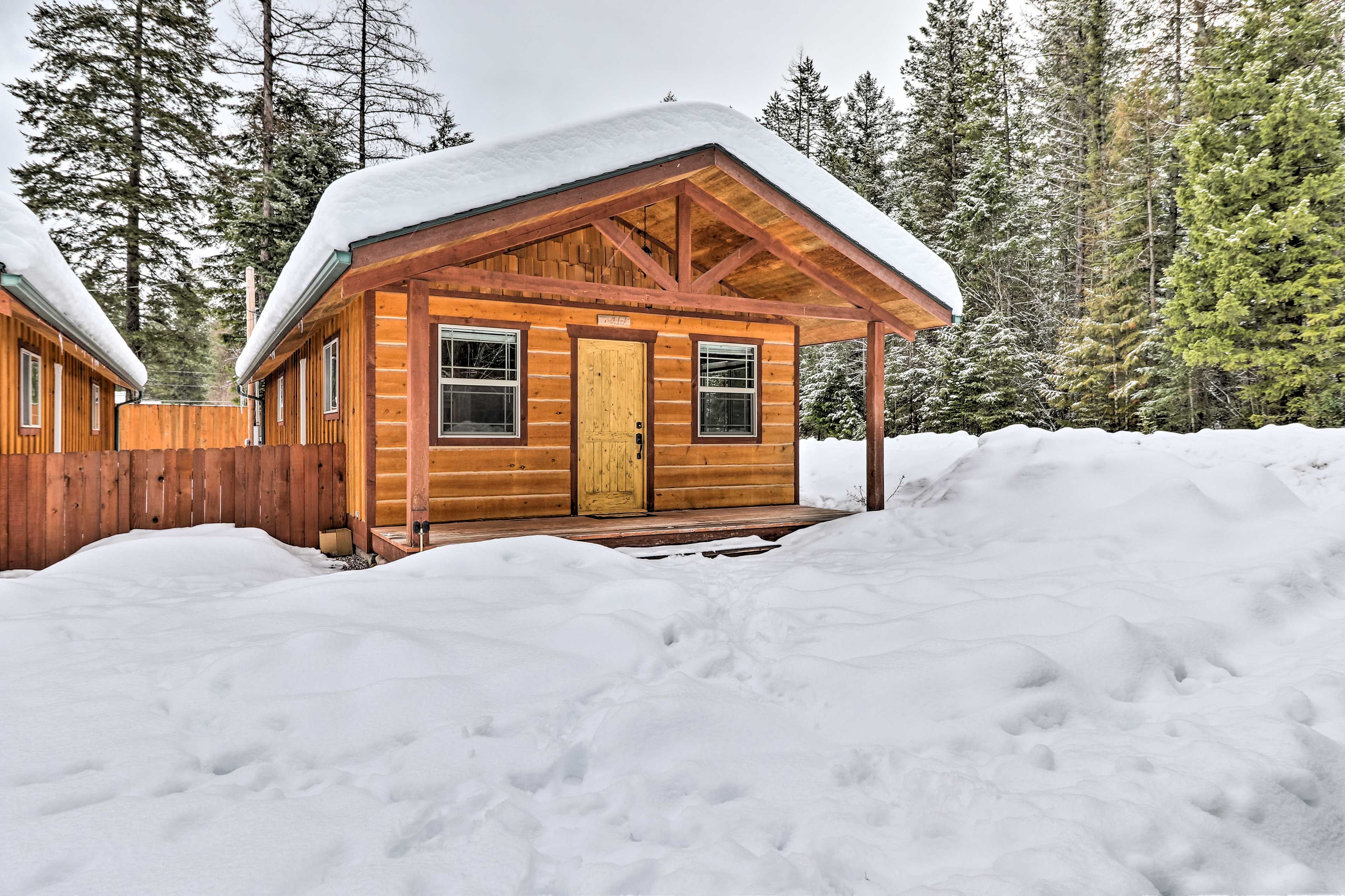 Hungry Horse Vacation Rental | 2BR | 2BA | 864 Sq Ft | Steps Required