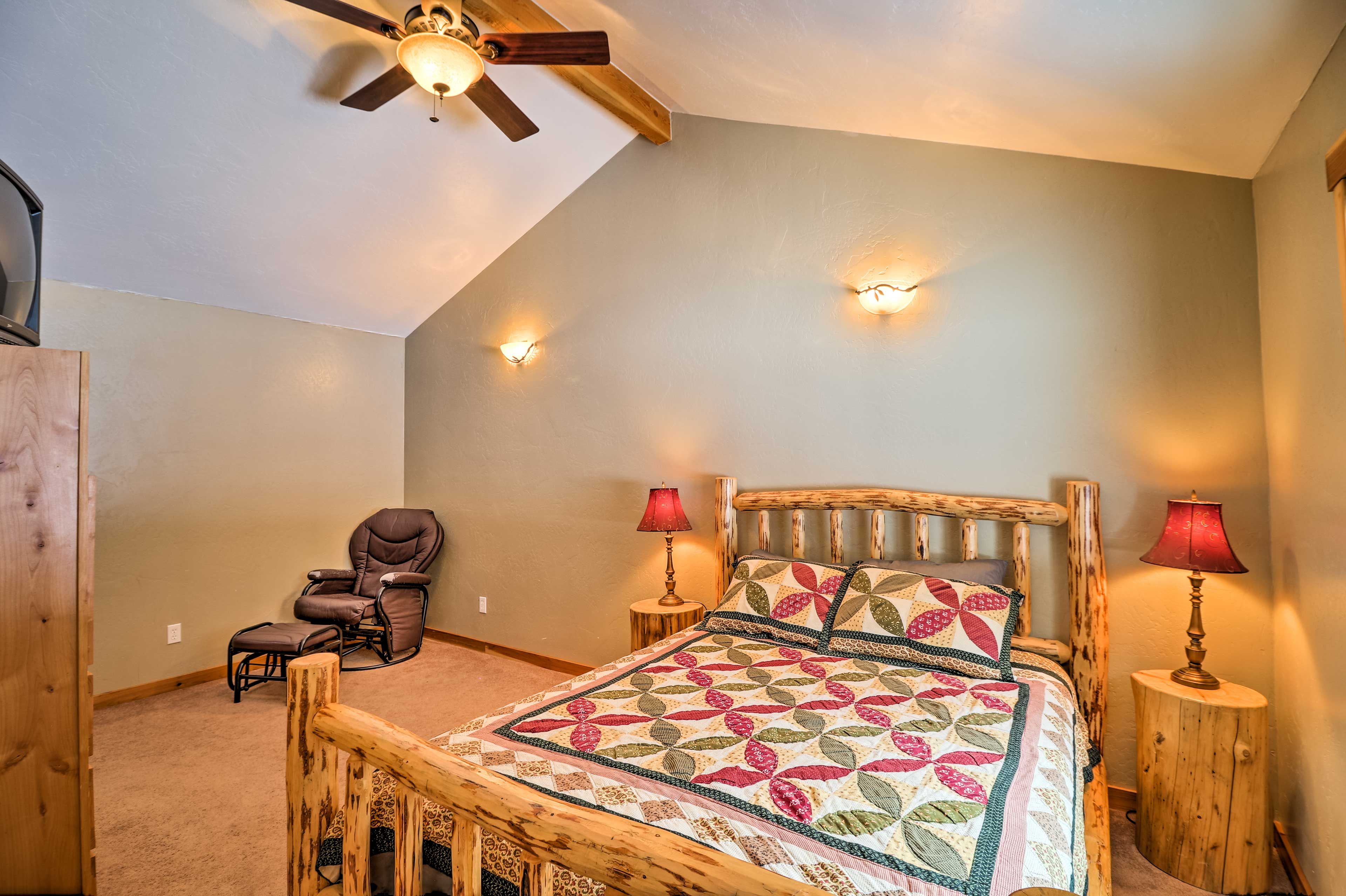 Bedroom 1 | Queen Bed | Linens Provided