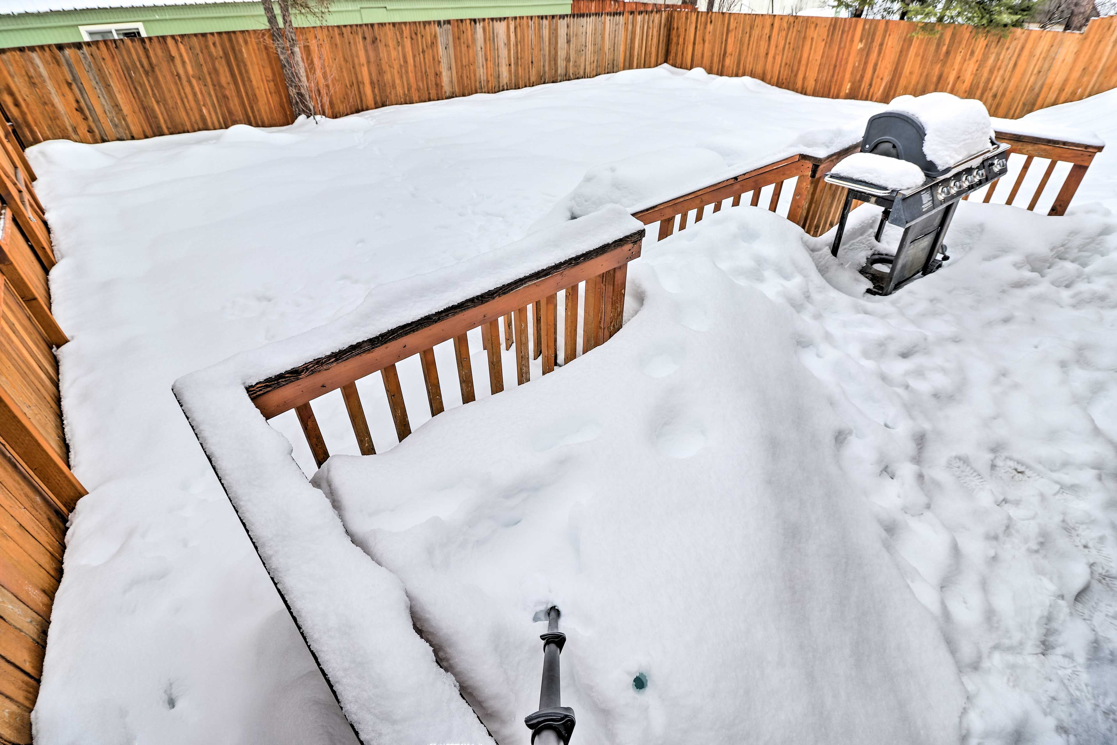Private Deck | Private Yard | Gas Grill | Fire Pit