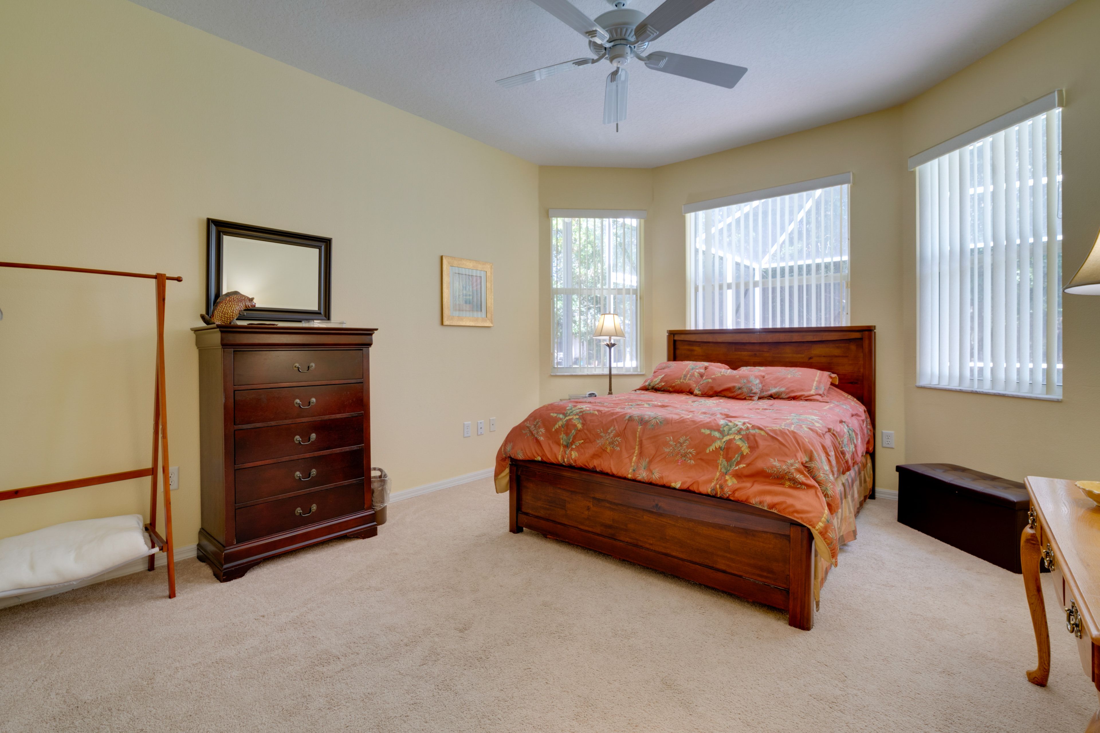 Bedroom 3 | Queen Bed