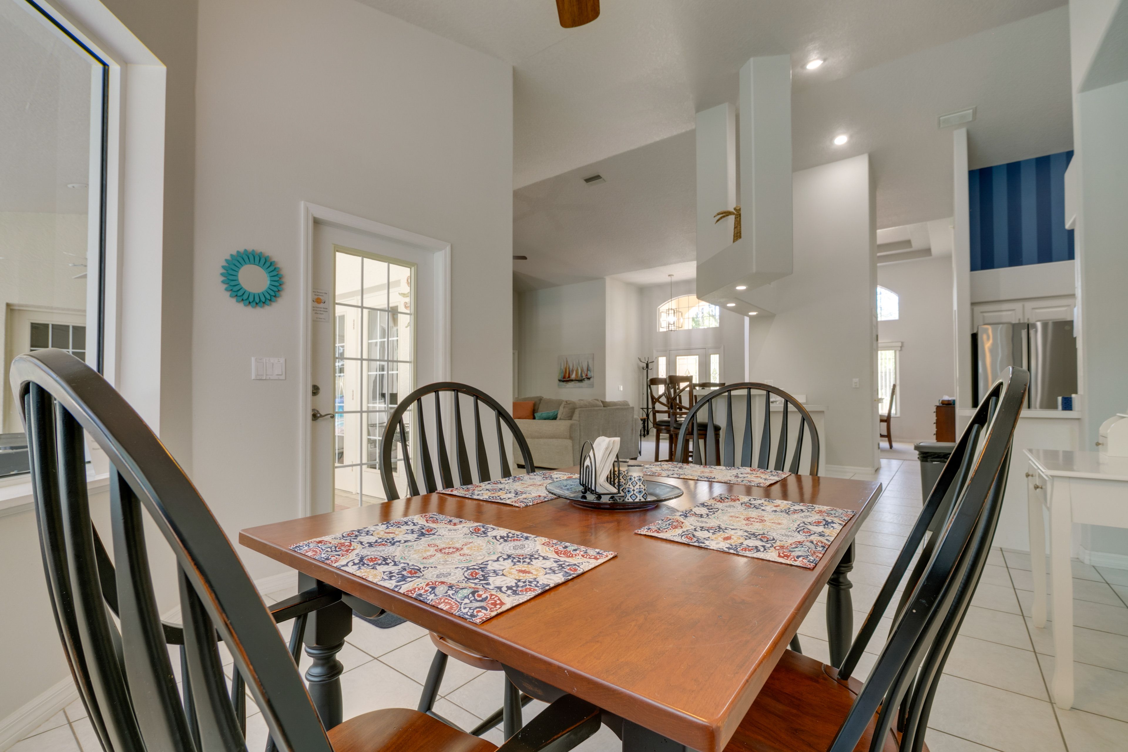 Dining Nook | Dishes & Flatware Provided
